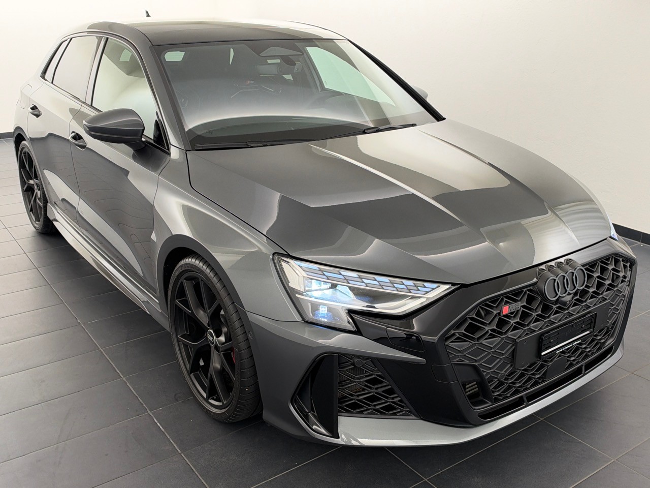 AUDI RS3 Sportback 2.5 TSI quattro S-tronic-showroom-element-3