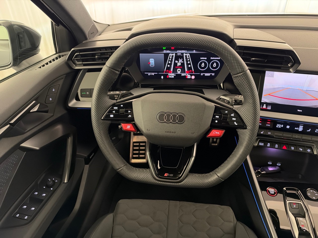 AUDI RS3 Sportback 2.5 TSI quattro S-tronic-image-11