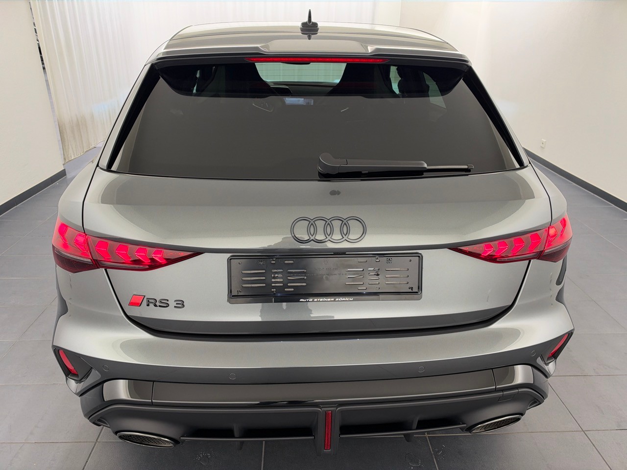 AUDI RS3 Sportback 2.5 TSI quattro S-tronic-image-16