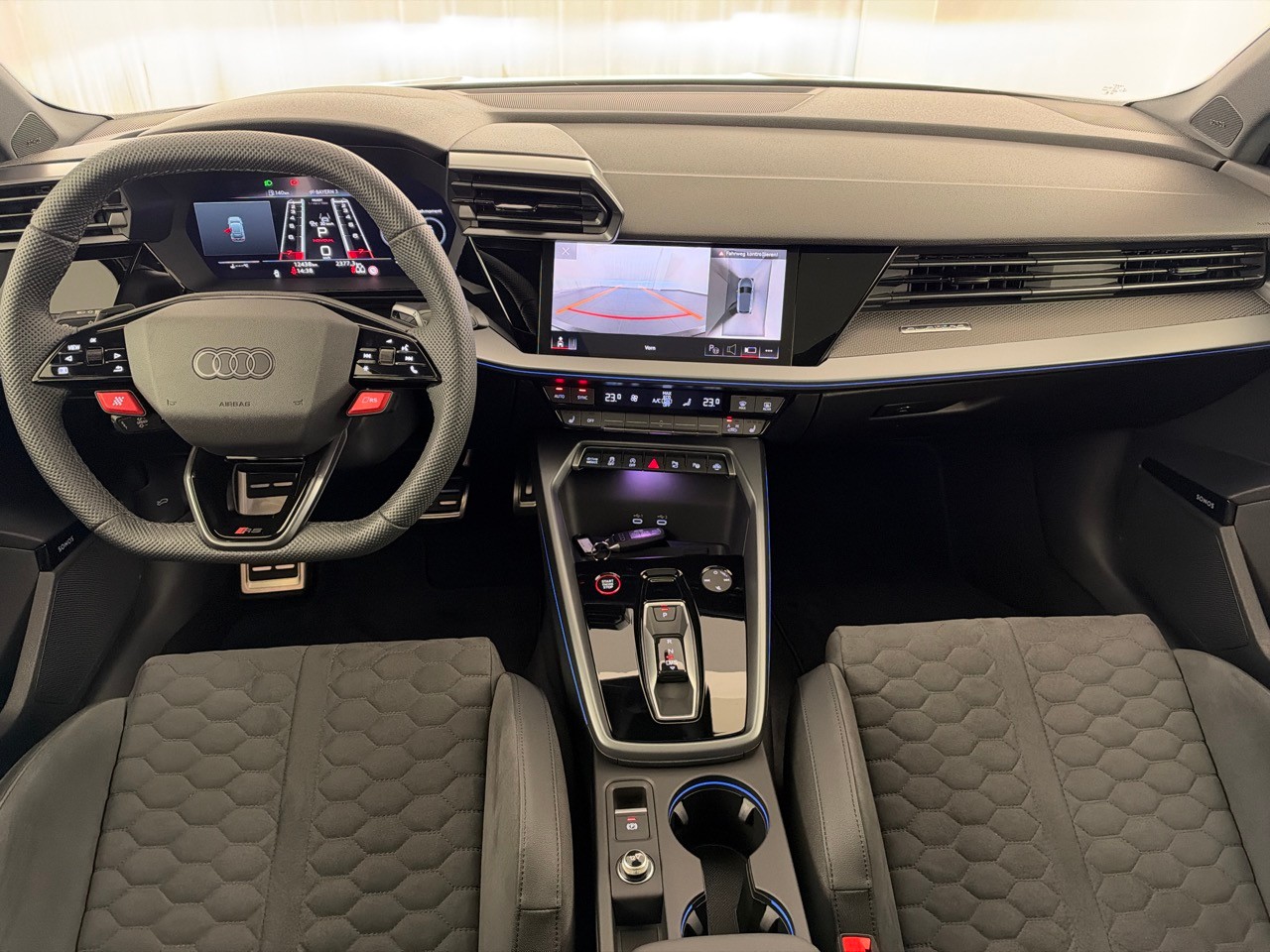 AUDI RS3 Sportback 2.5 TSI quattro S-tronic-image-6