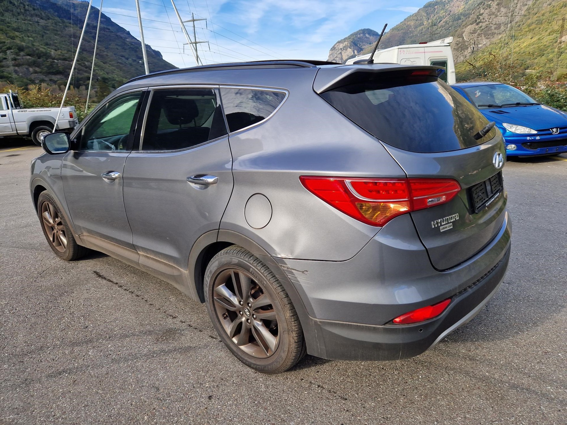 HYUNDAI Santa Fe 2.2 CRDI Premium 4WD Automatic-image-4