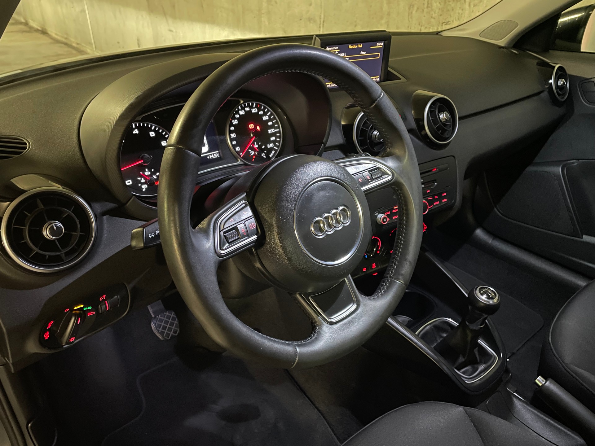 AUDI 1.2 TFSI Admired S-Line-image-24