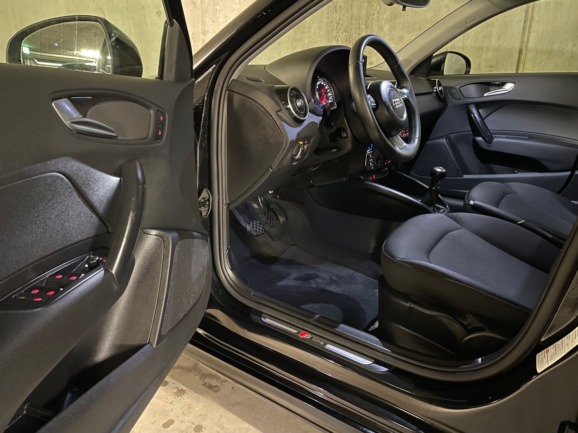 AUDI 1.2 TFSI Admired S-Line-image-21