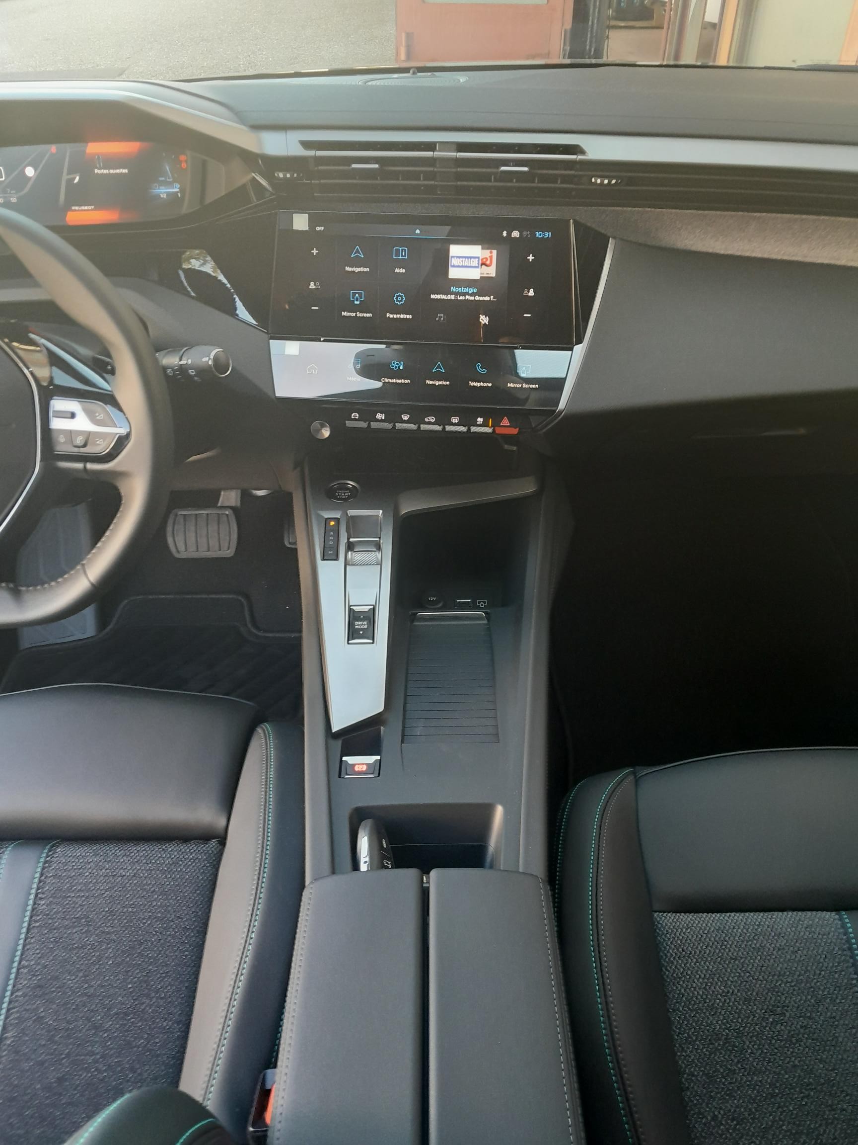 PEUGEOT 308 SW 1.2 Pure Tech Allure EAT8-image-7