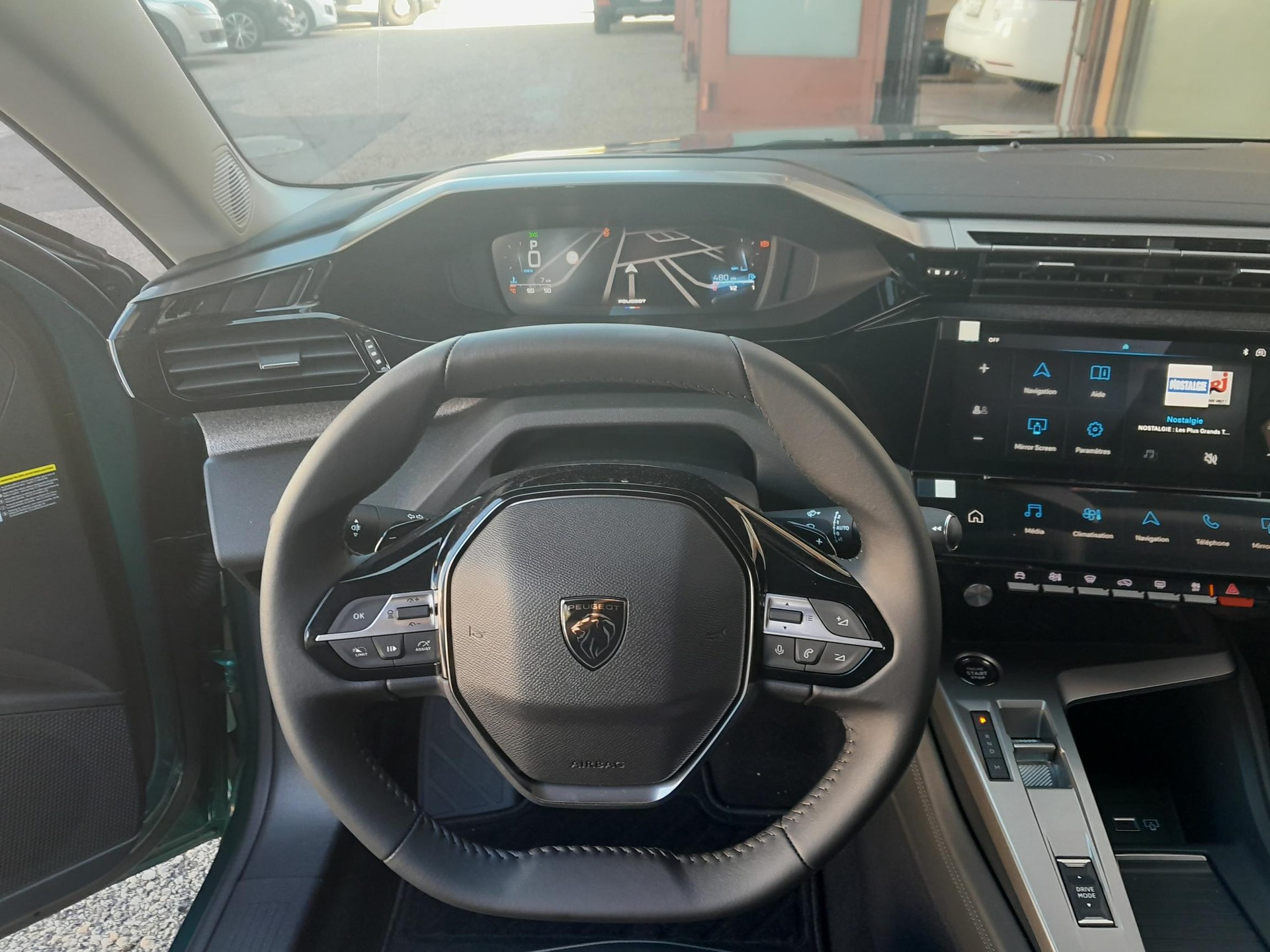 PEUGEOT 308 SW 1.2 Pure Tech Allure EAT8-image-8