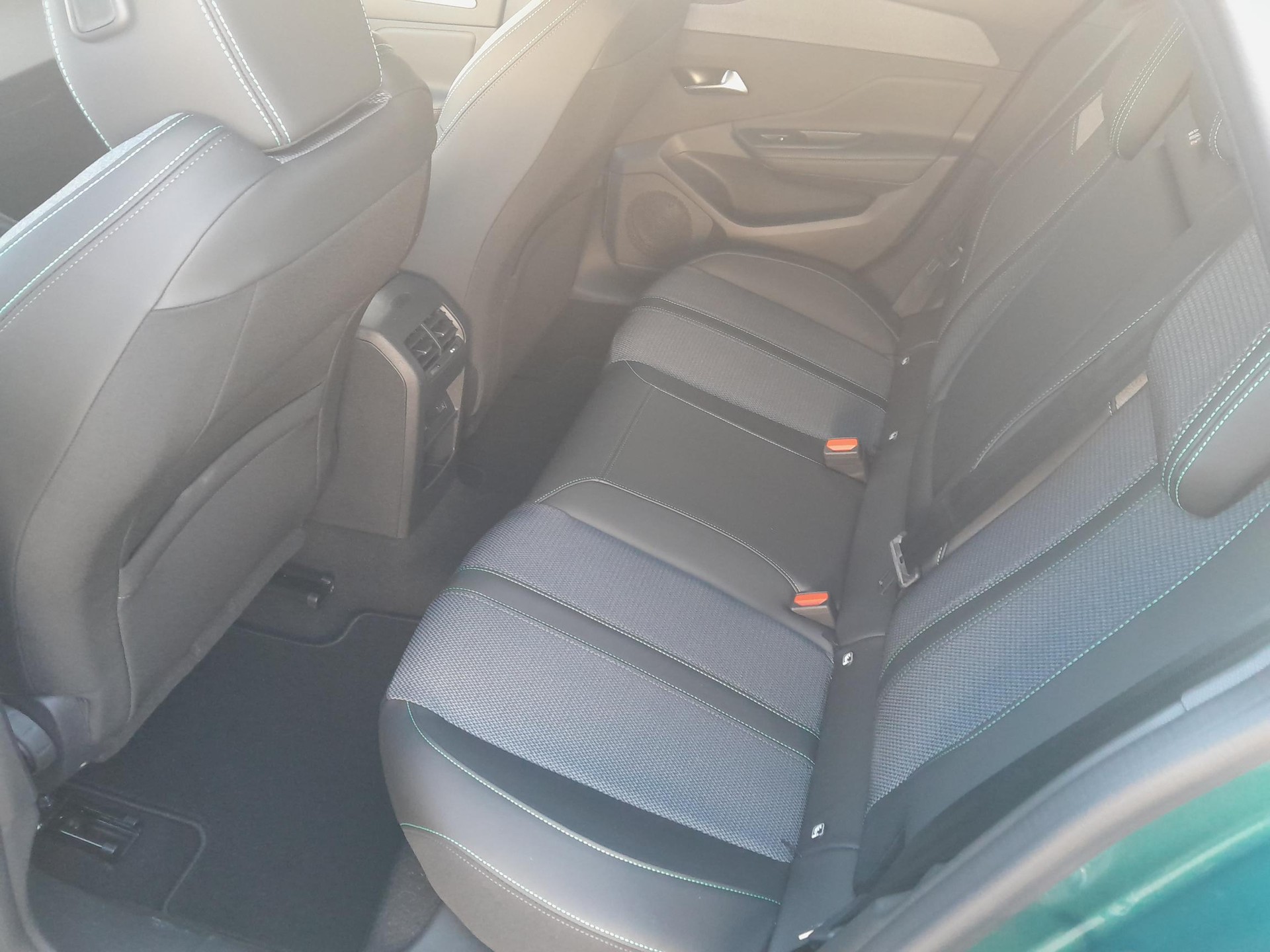 PEUGEOT 308 SW 1.2 Pure Tech Allure EAT8-image-6