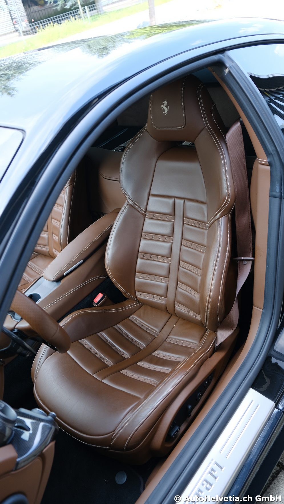 FERRARI F12 Berlinetta-image-12