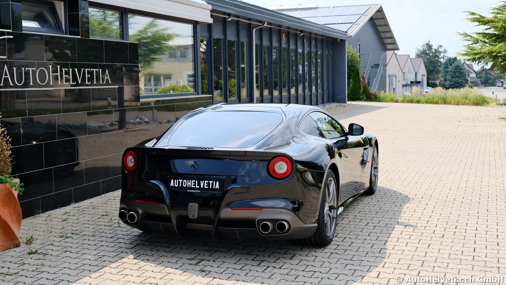 FERRARI F12 Berlinetta-image-14