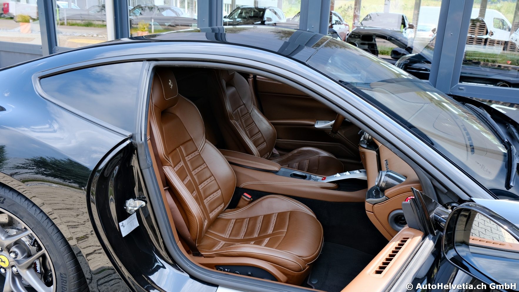 FERRARI F12 Berlinetta-image-13