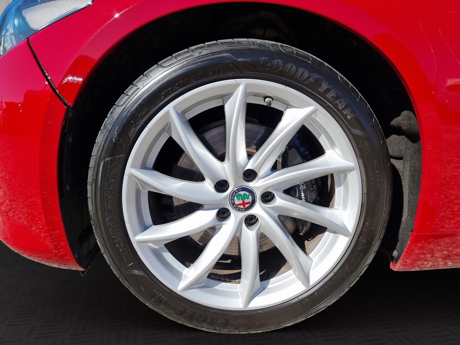 ALFA ROMEO Giulia 2.0 Q4 Veloce-image-6