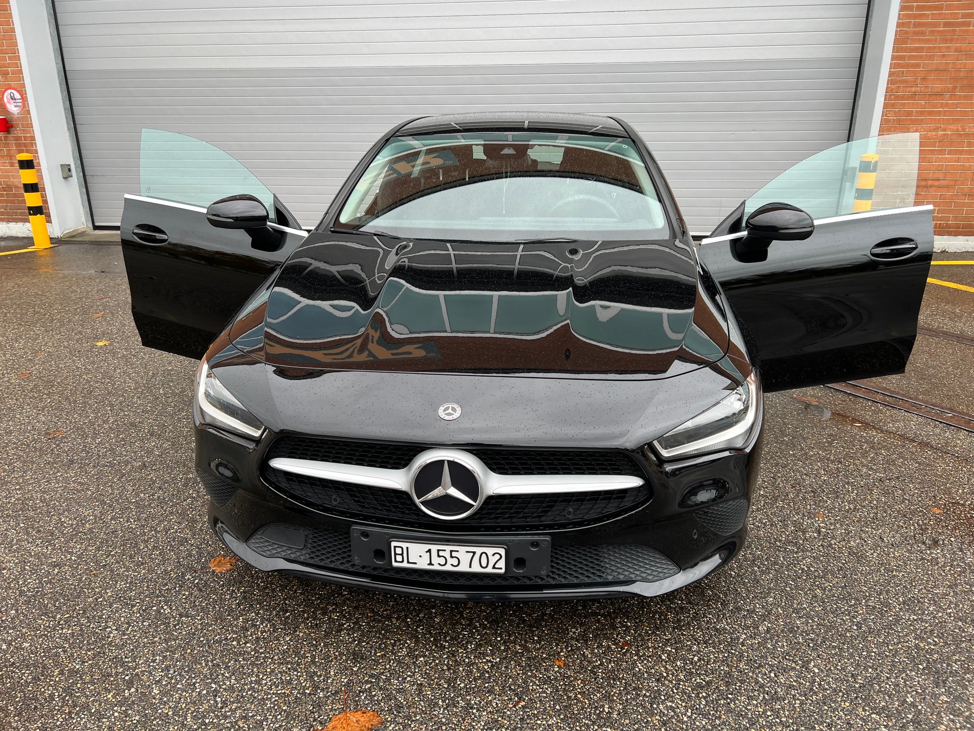 MERCEDES-BENZ CLA Shooting Brake 180