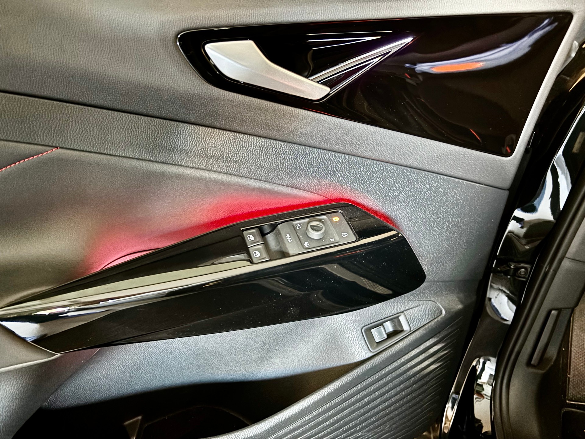 VW GTX 77 kWh 4Motion-image-10