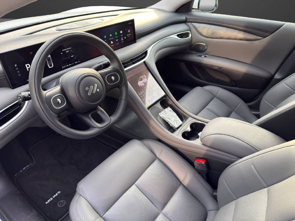 MG IM5 100 kWh Performance 4WD-image-8
