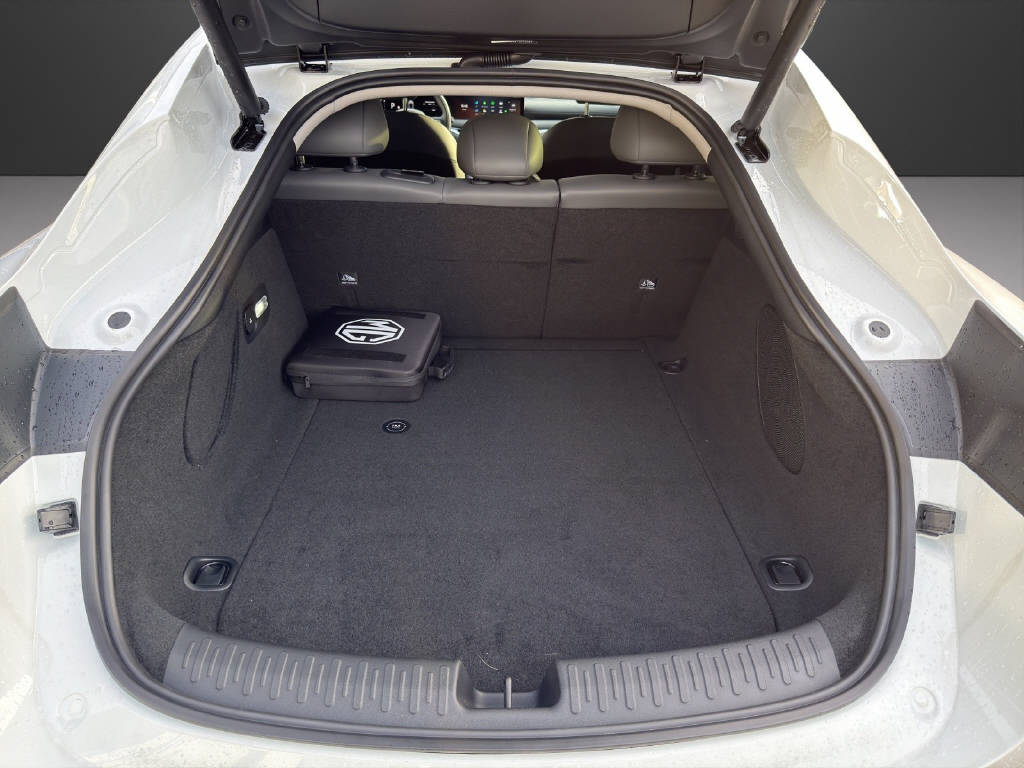 MG IM5 100 kWh Performance 4WD-image-9