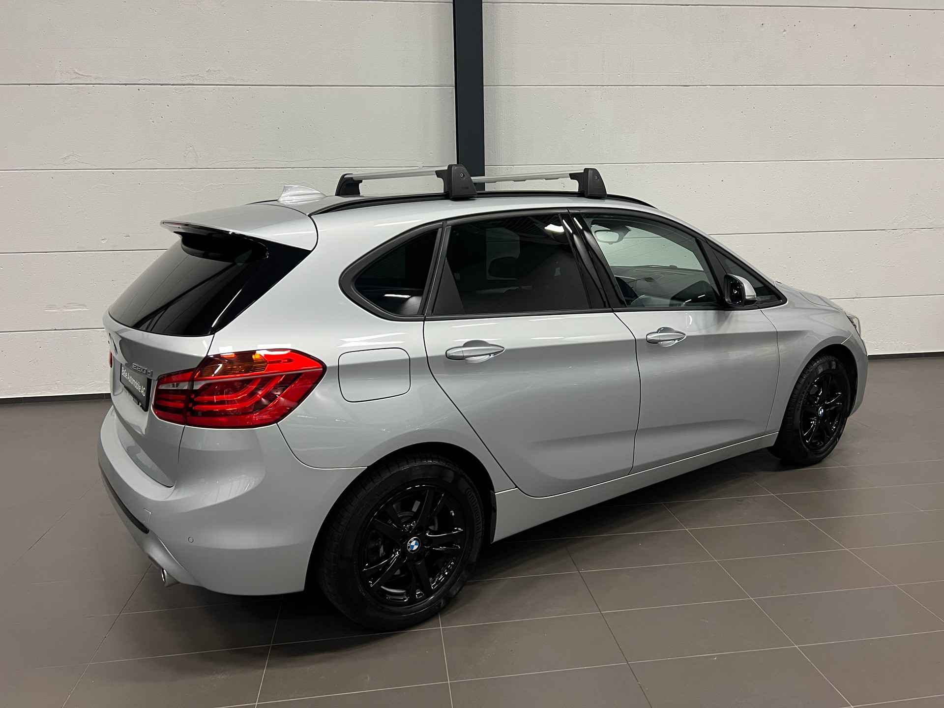 BMW 220d xDrive Active Tourer Steptronic Sport Line-image-12