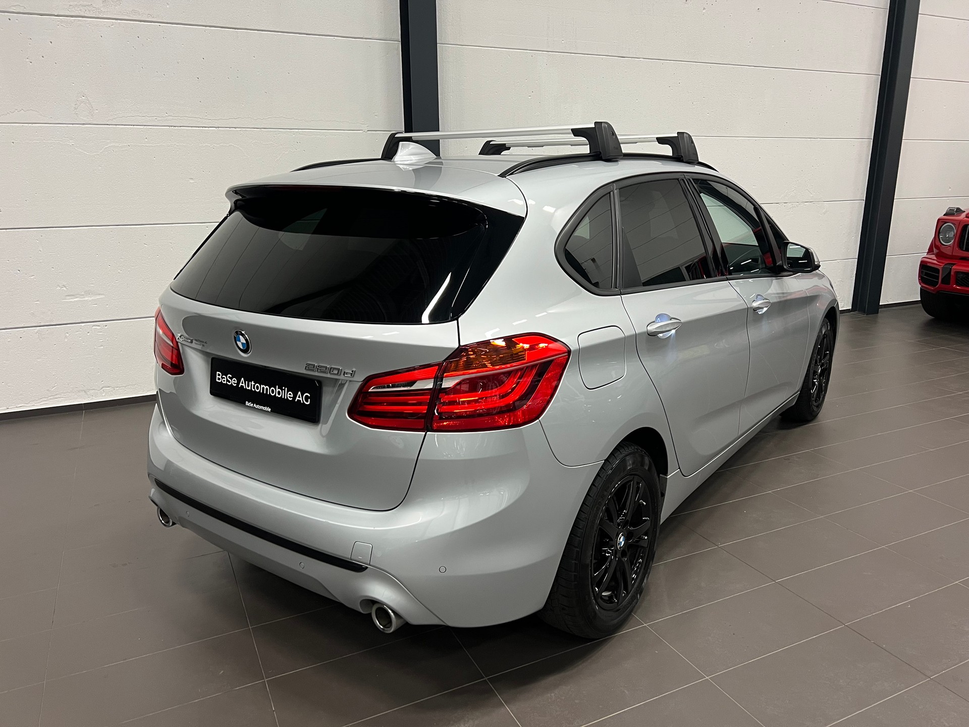 BMW 220d xDrive Active Tourer Steptronic Sport Line-image-10
