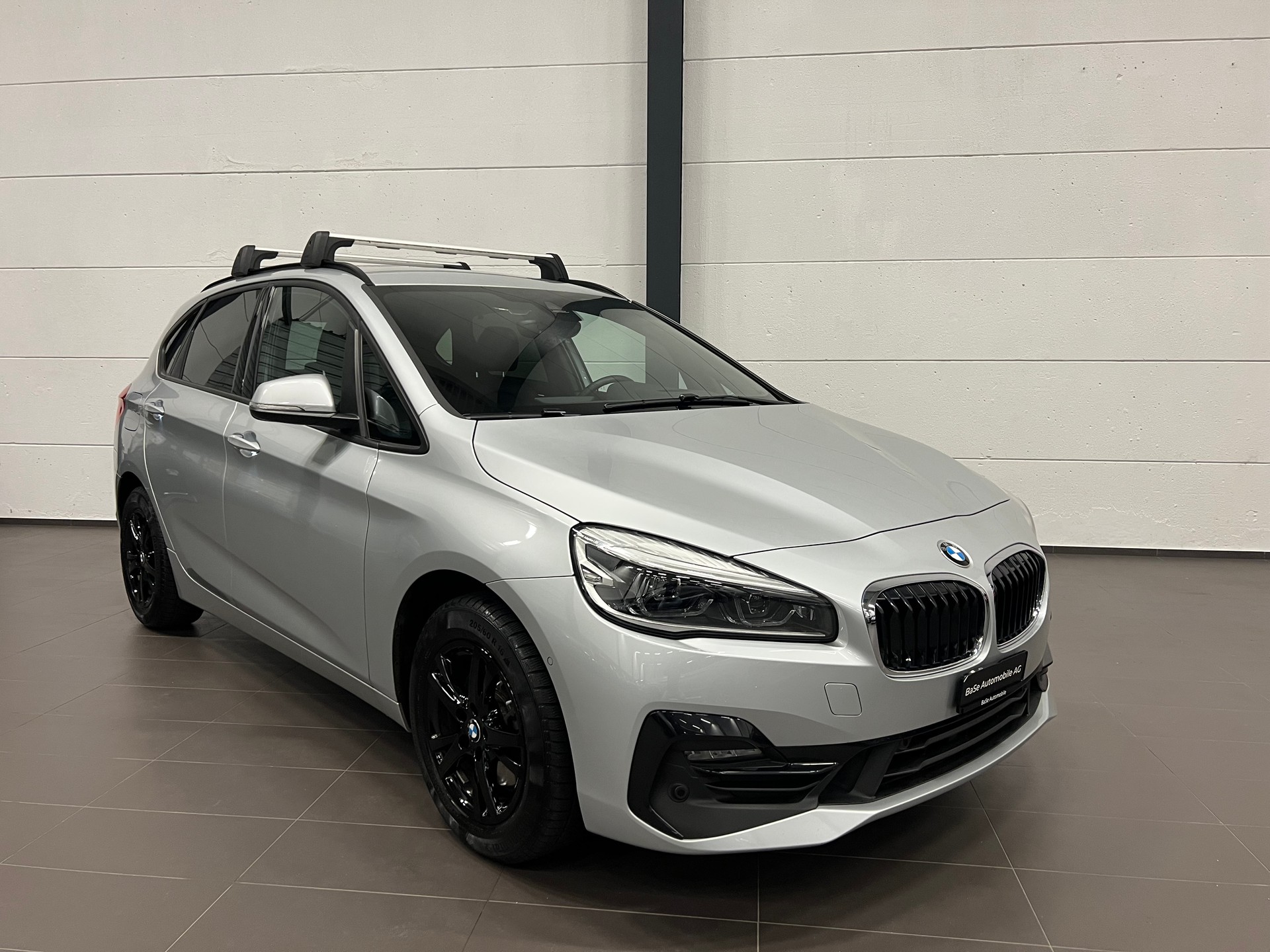 BMW 220d xDrive Active Tourer Steptronic Sport Line-showroom-element-1