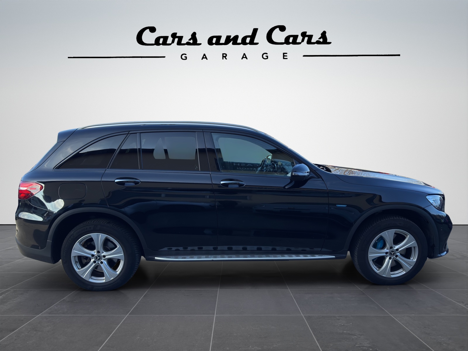 MERCEDES-BENZ GLC 350 e AMG Line 4Matic 7G-Tronic-image-3