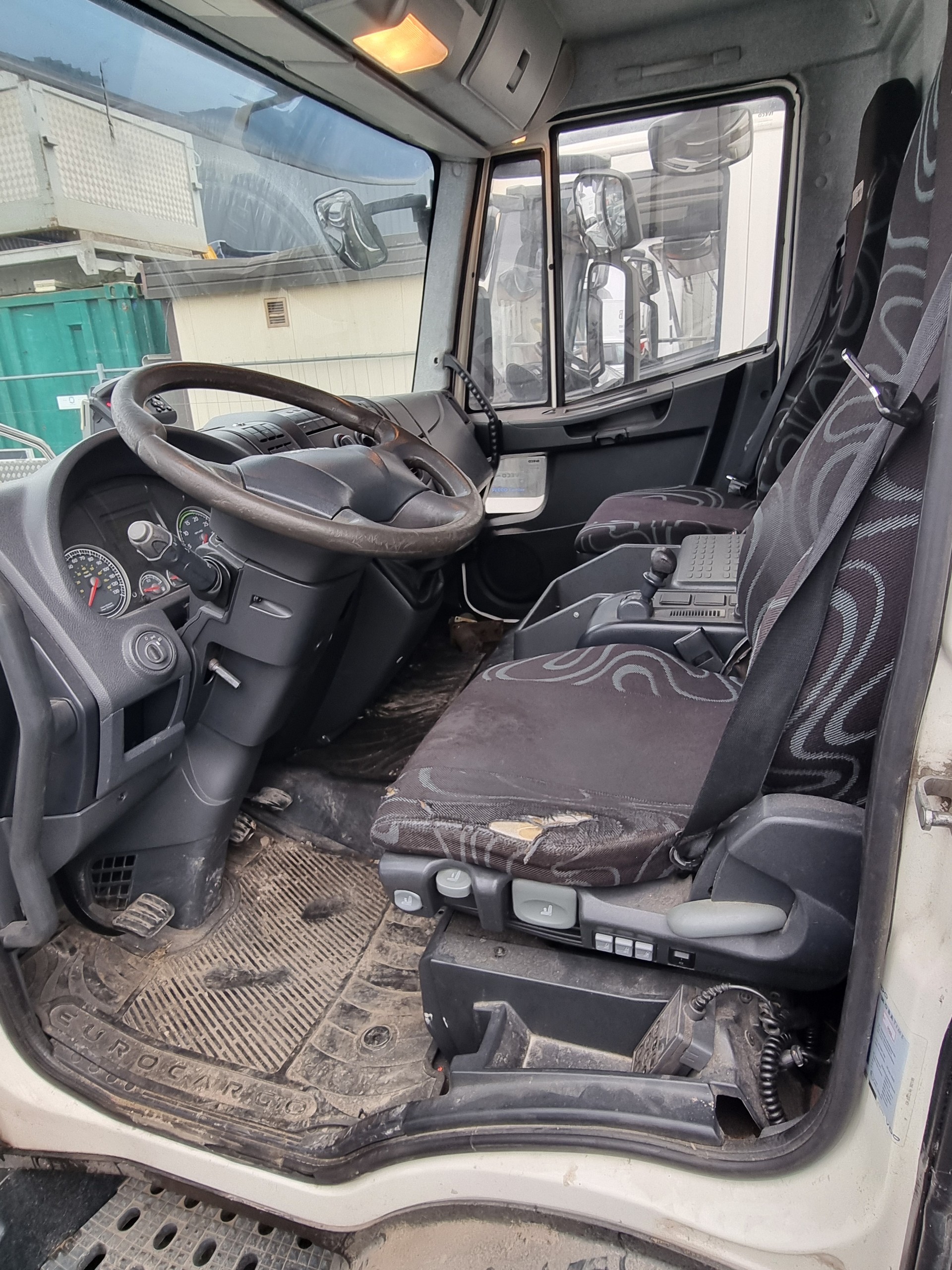 IVECO Eurocargo 140E25-image-11