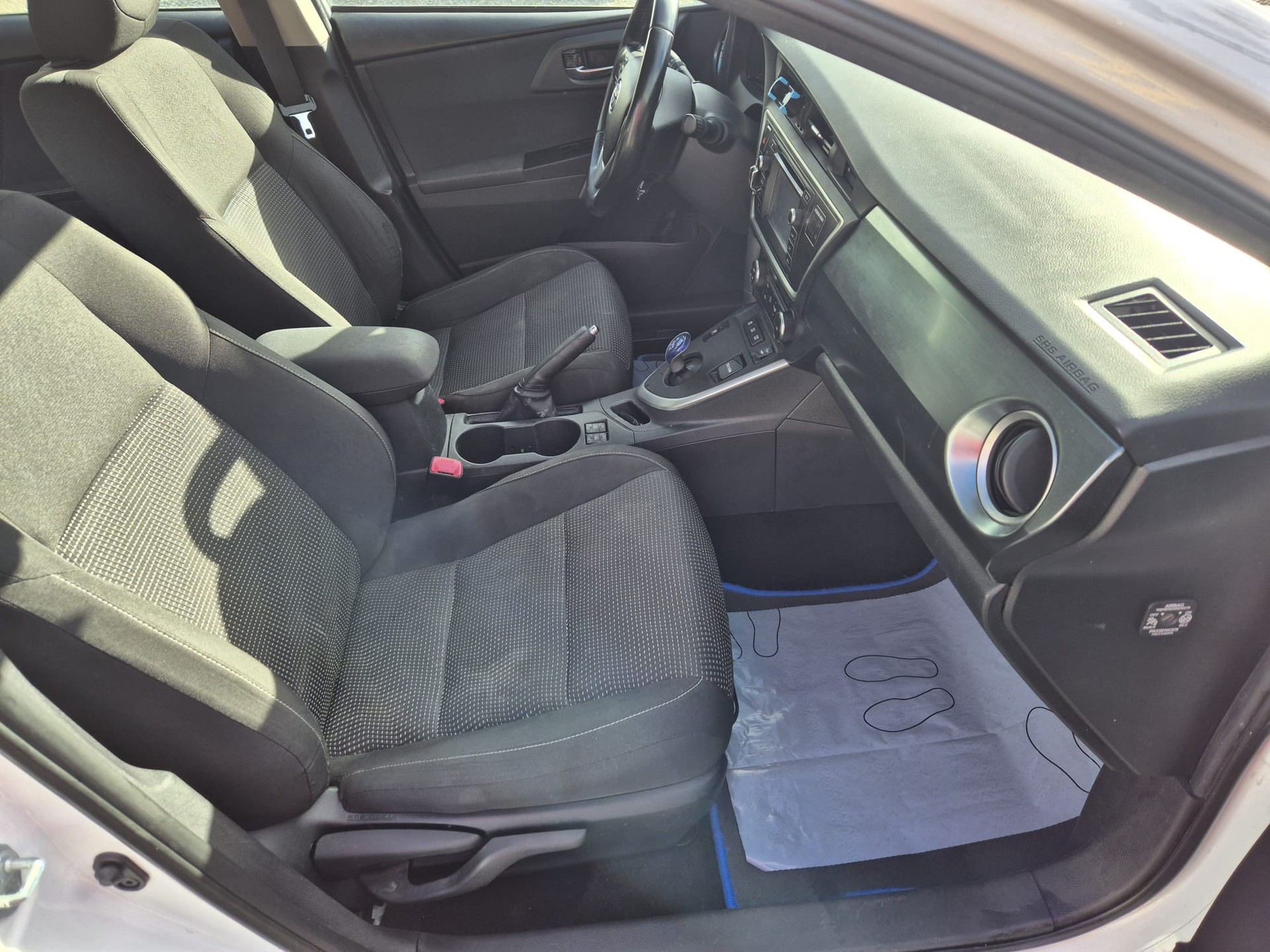 TOYOTA Auris Touring Sports 1.8 16V HSD Linea Luna-image-7