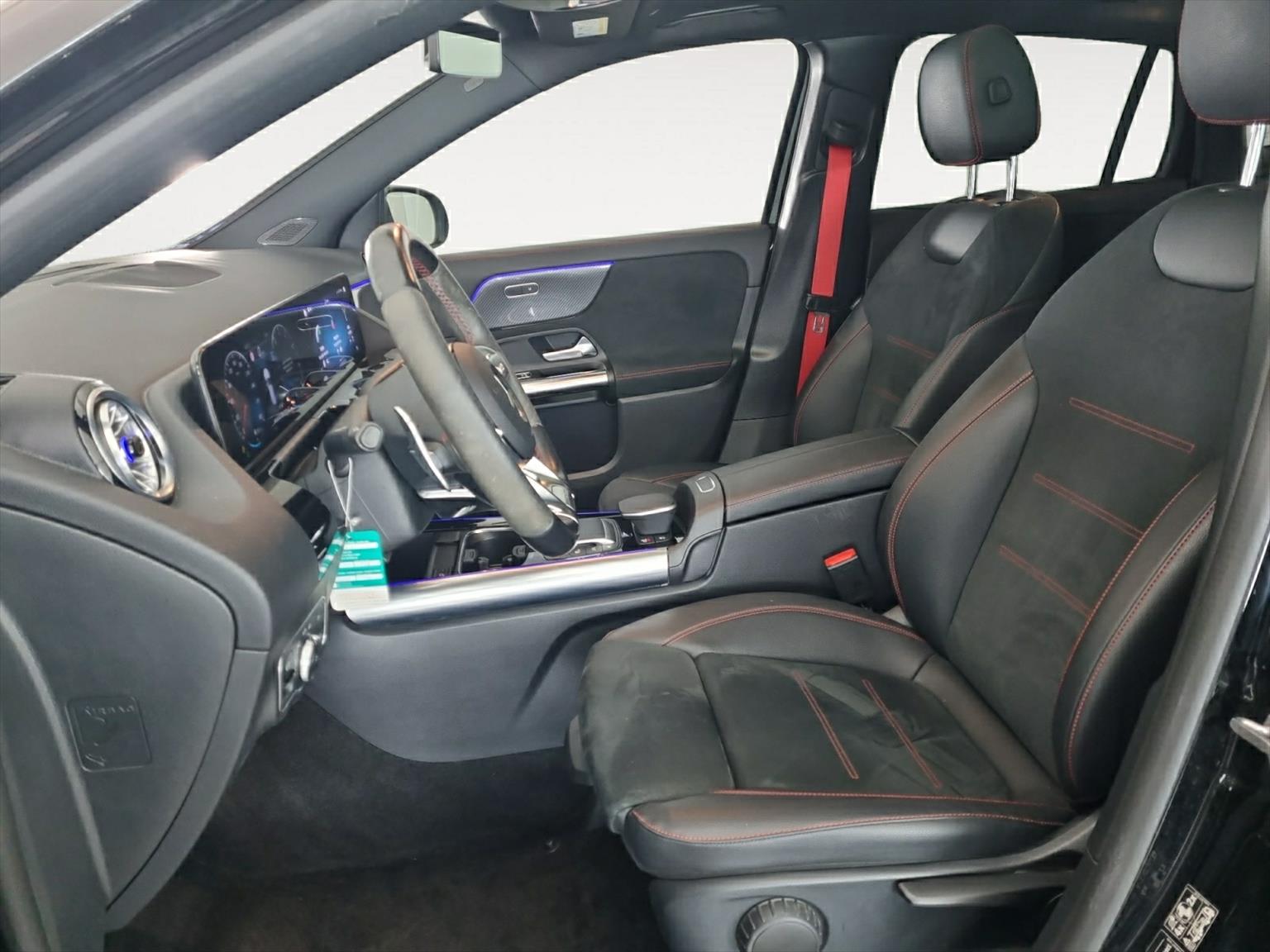 MERCEDES-BENZ GLA 45 AMG S 4Matic+-image-4