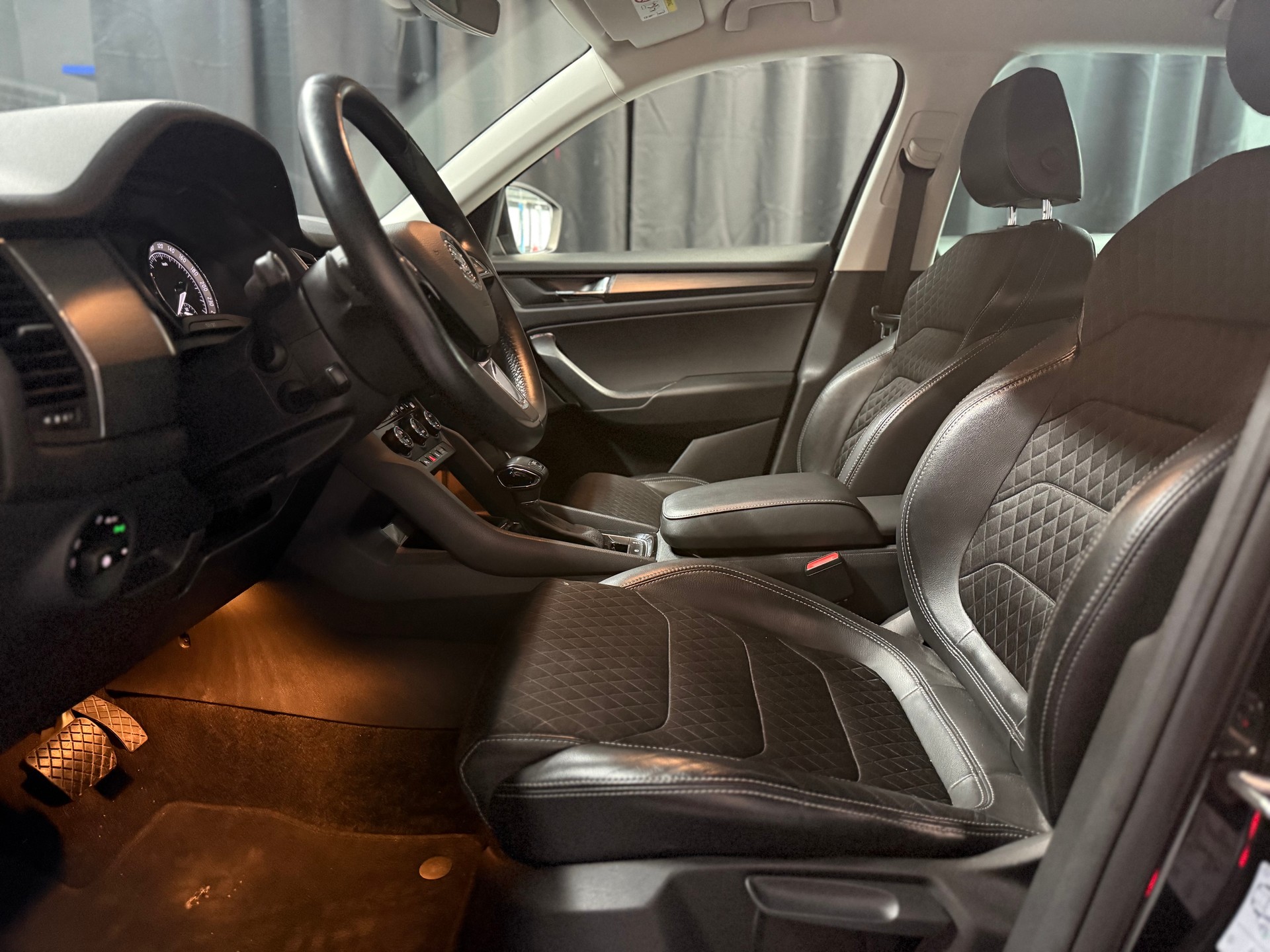 SKODA Kodiaq 2.0 TSI Ambition 4x4-image-9