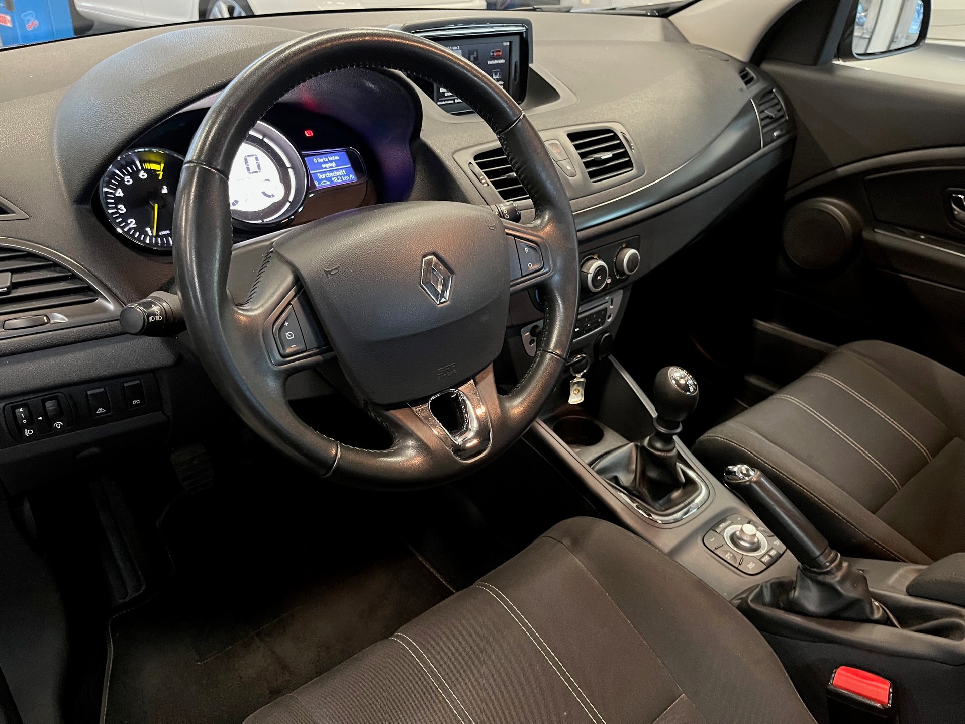 RENAULT Mégane 1.2 16V Turbo Expression-image-10