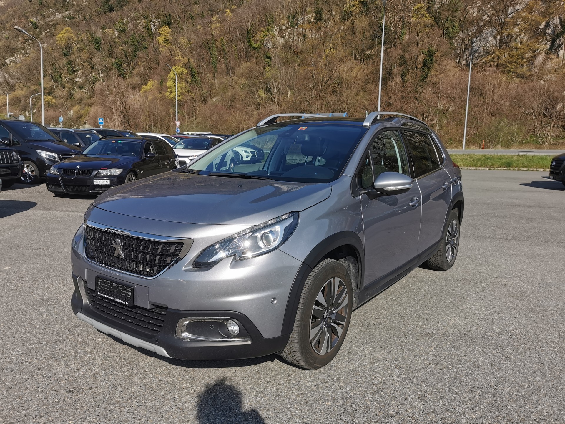 PEUGEOT 2008 1.2 PureTech Allure-image-2