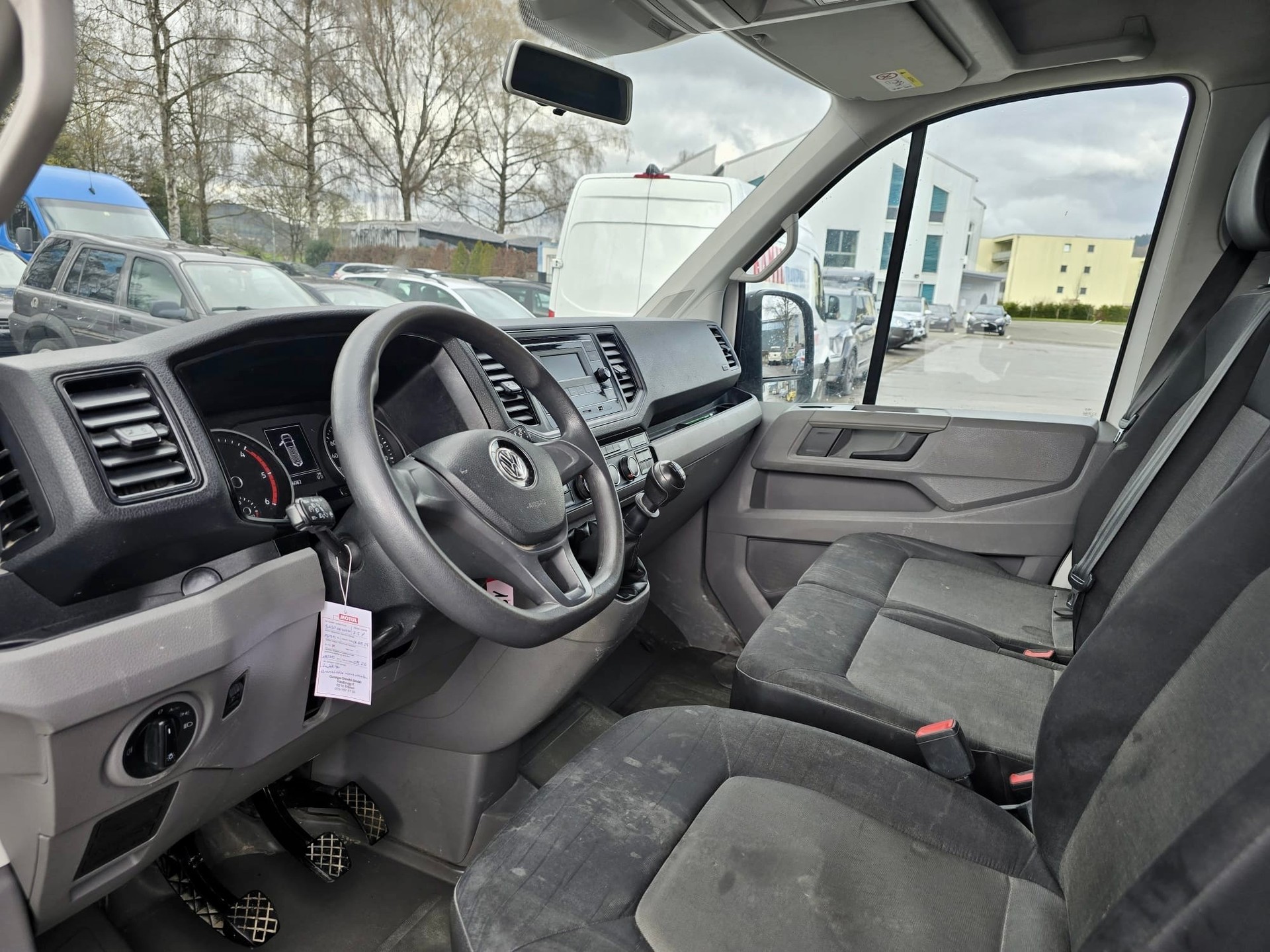 VW Crafter 35 2.0 TDI L4 4Motion-image-10