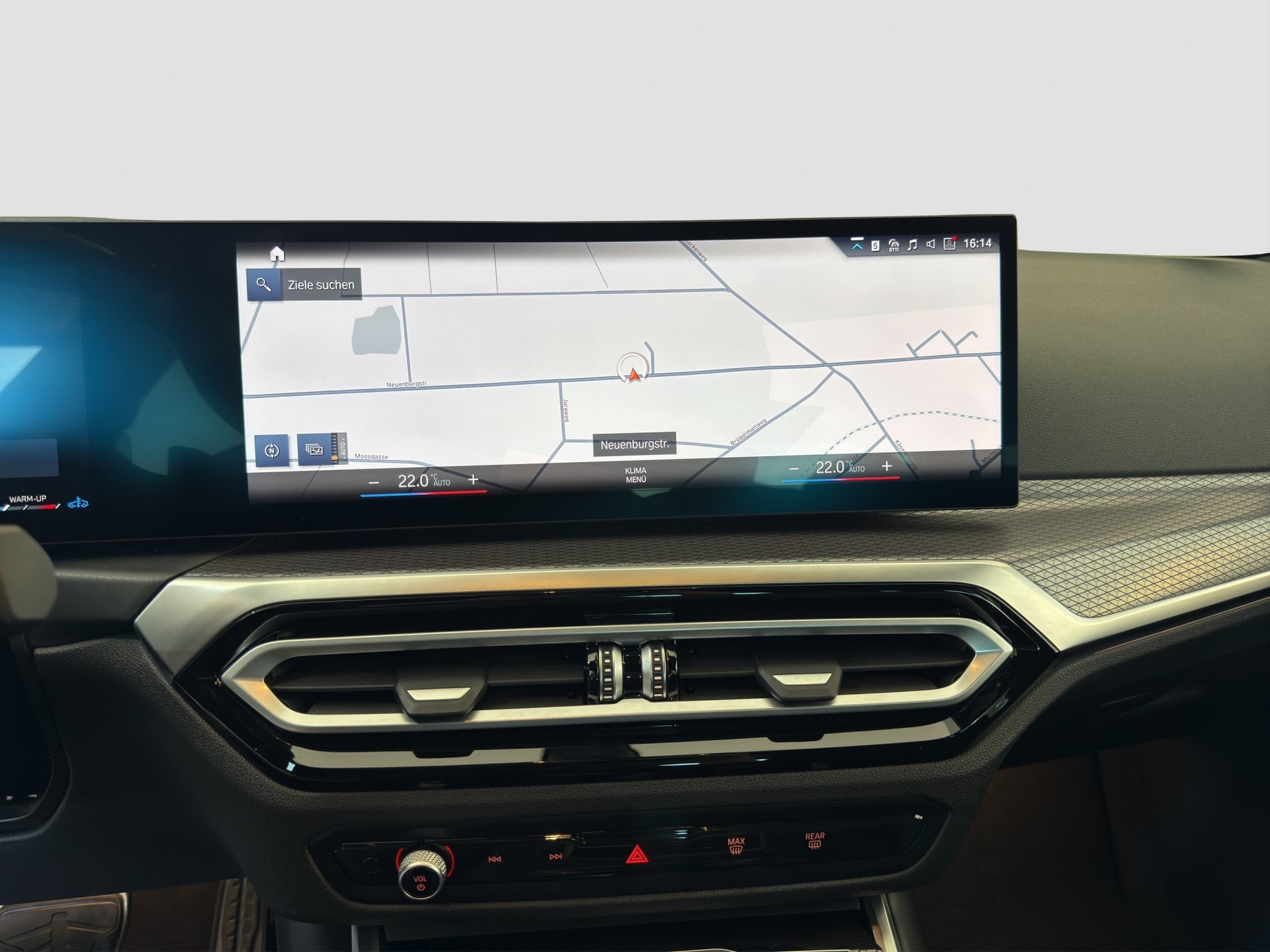 BMW 320d xDrive 48V Touring Steptronic M Sport-image-12