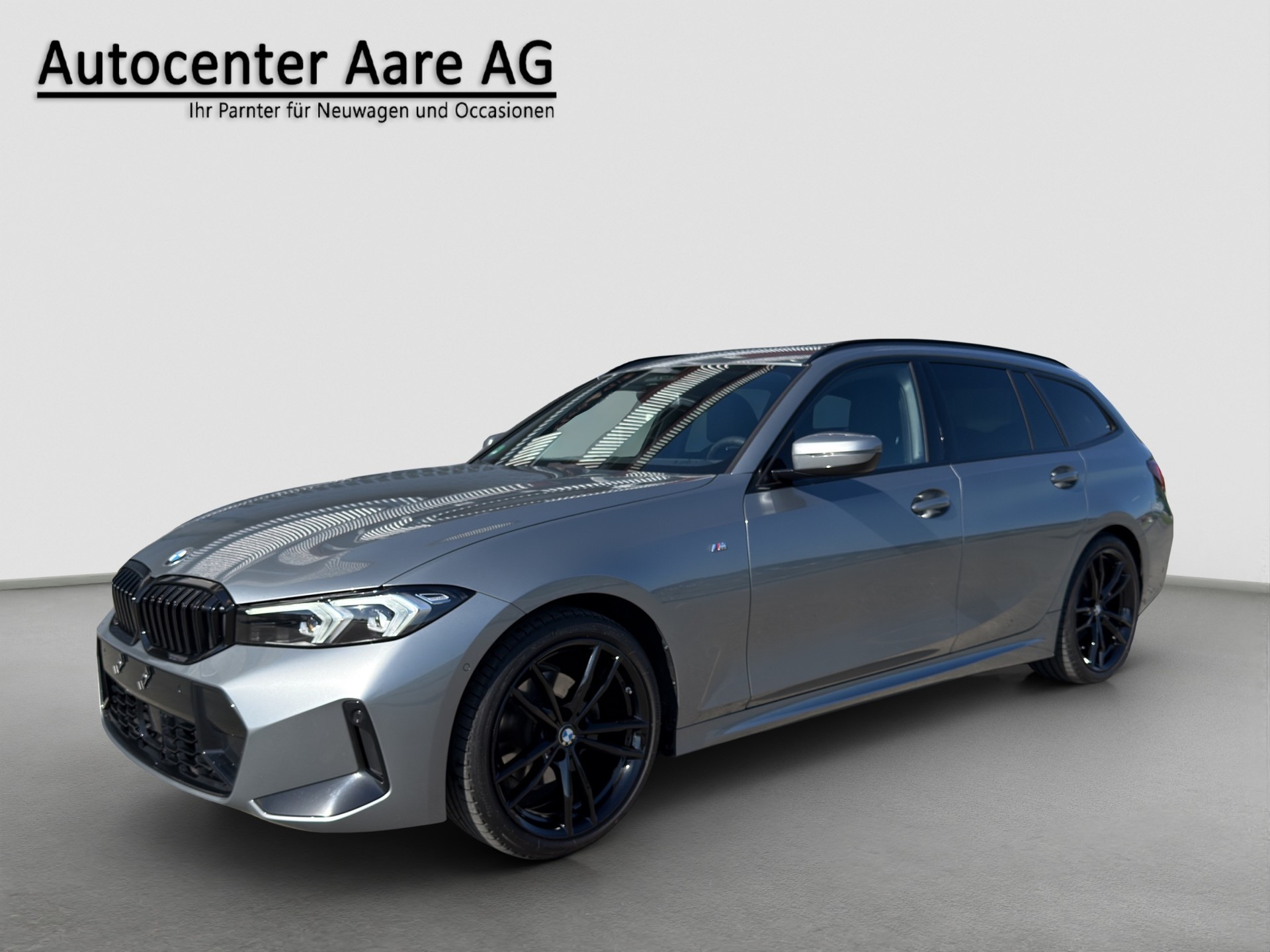 BMW 320d xDrive 48V Touring Steptronic M Sport-showroom-element-2