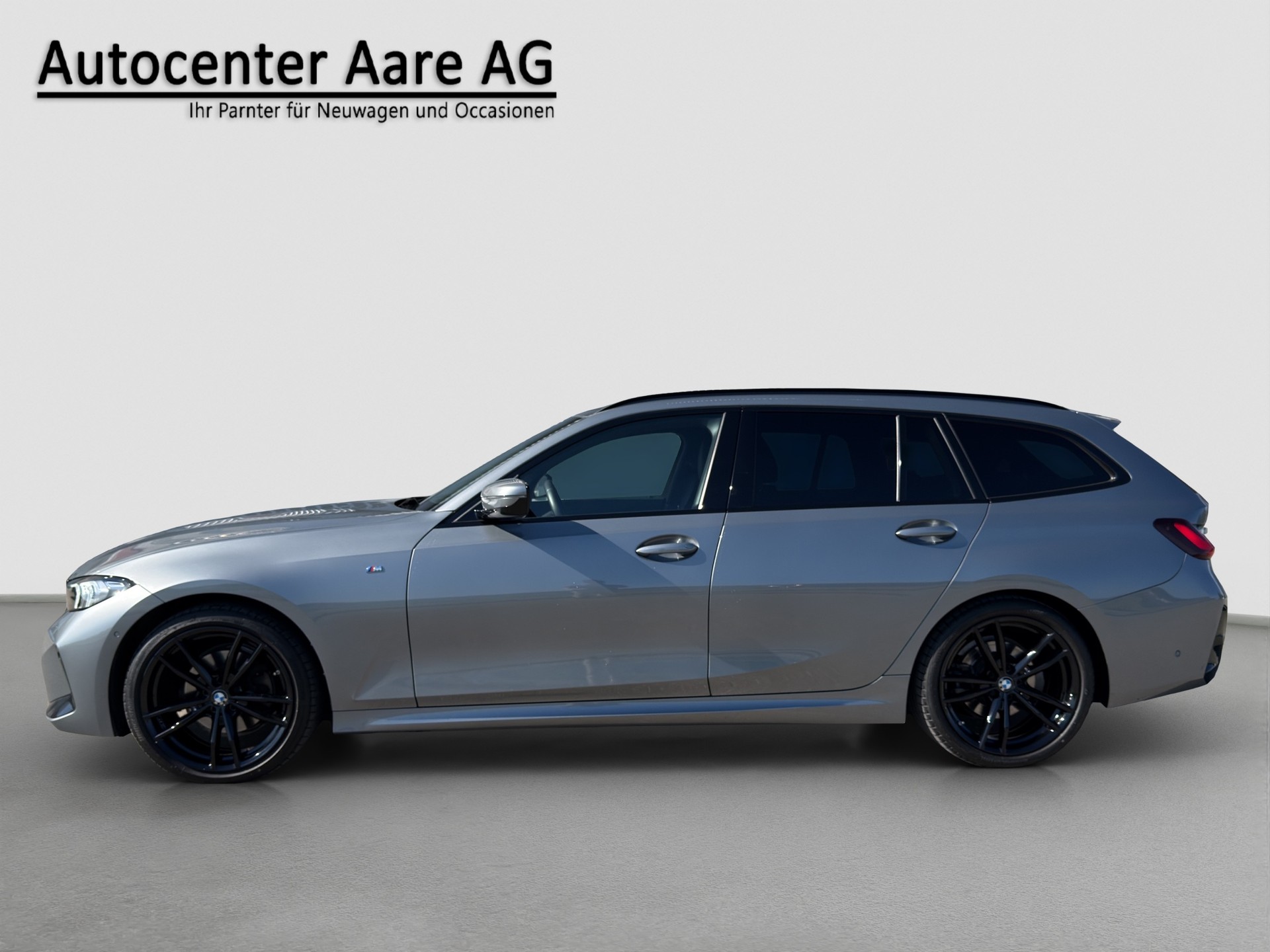 BMW 320d xDrive 48V Touring Steptronic M Sport-showroom-element-3
