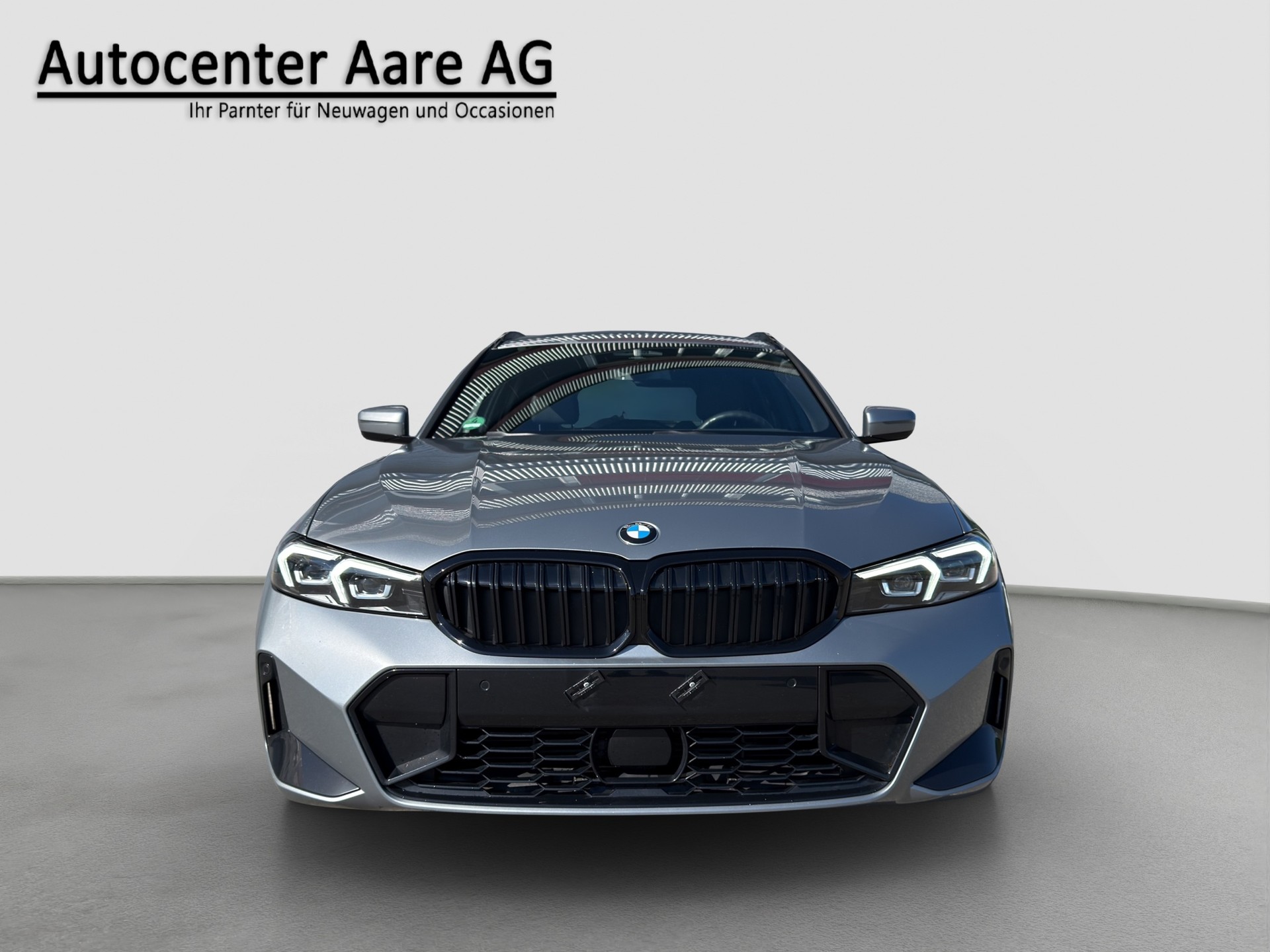 BMW 320d xDrive 48V Touring Steptronic M Sport-showroom-element-1