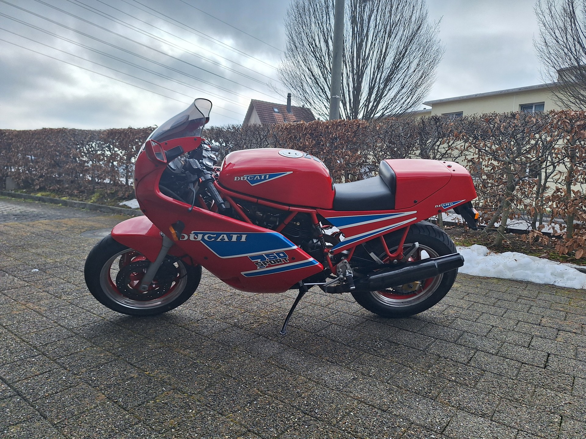 DUCATI 750 Sport