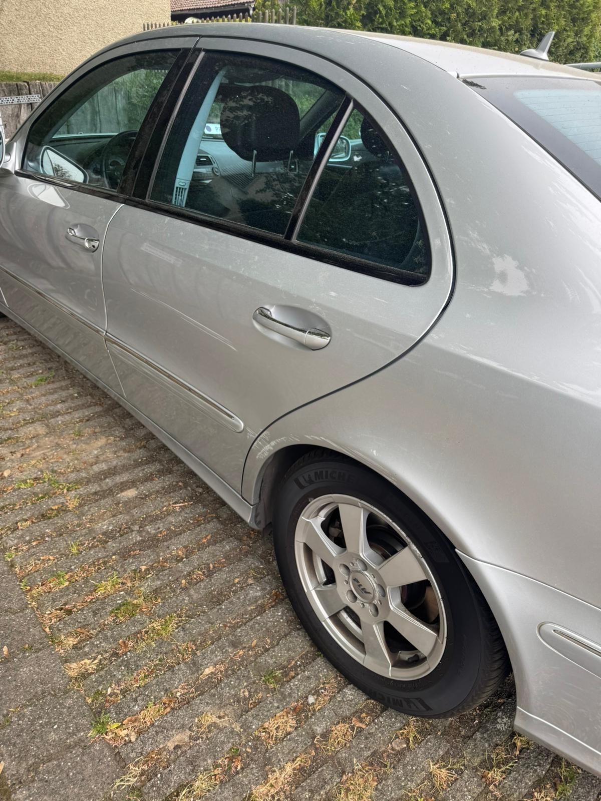 MERCEDES-BENZ E 280-image-10