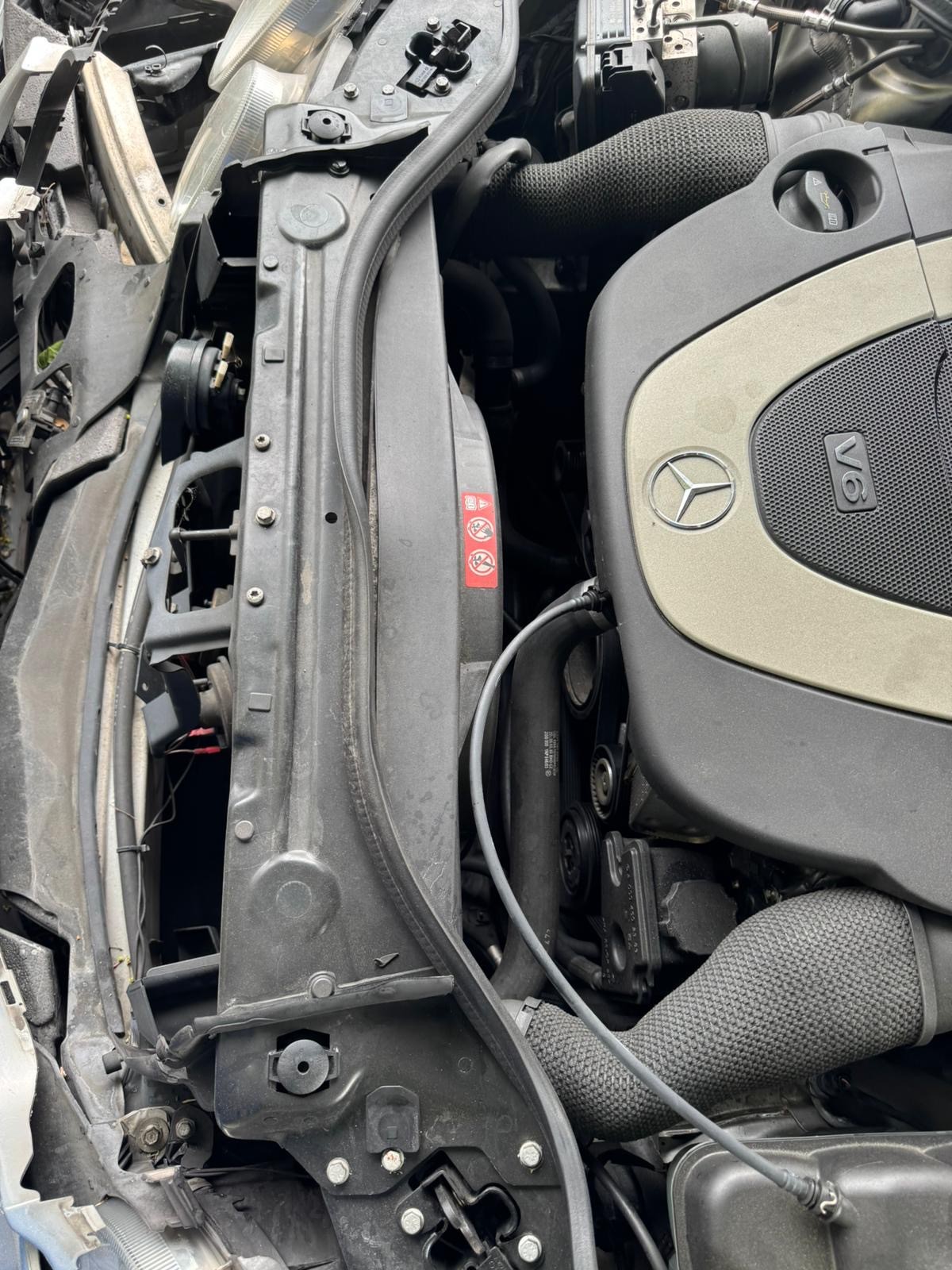 MERCEDES-BENZ E 280-image-1
