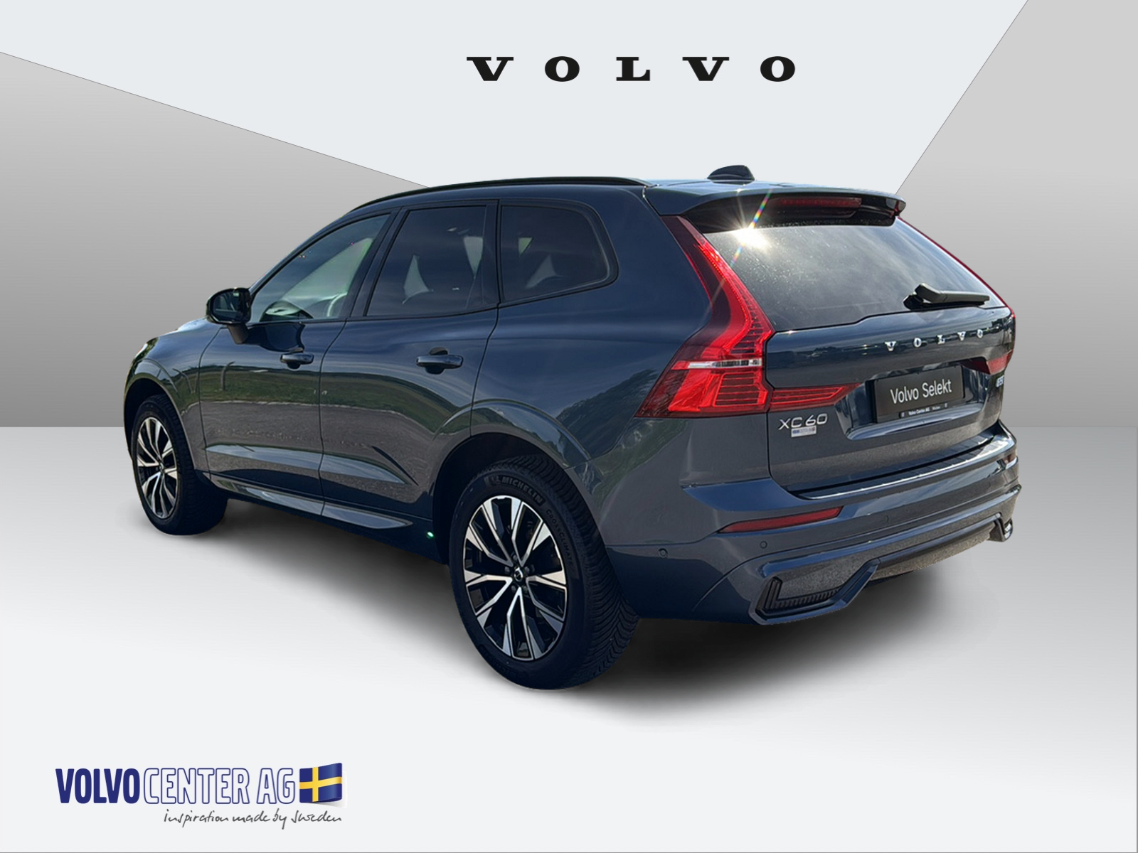 VOLVO XC60 2.0 B5 MH Plus Dark AWD-showroom-element-2