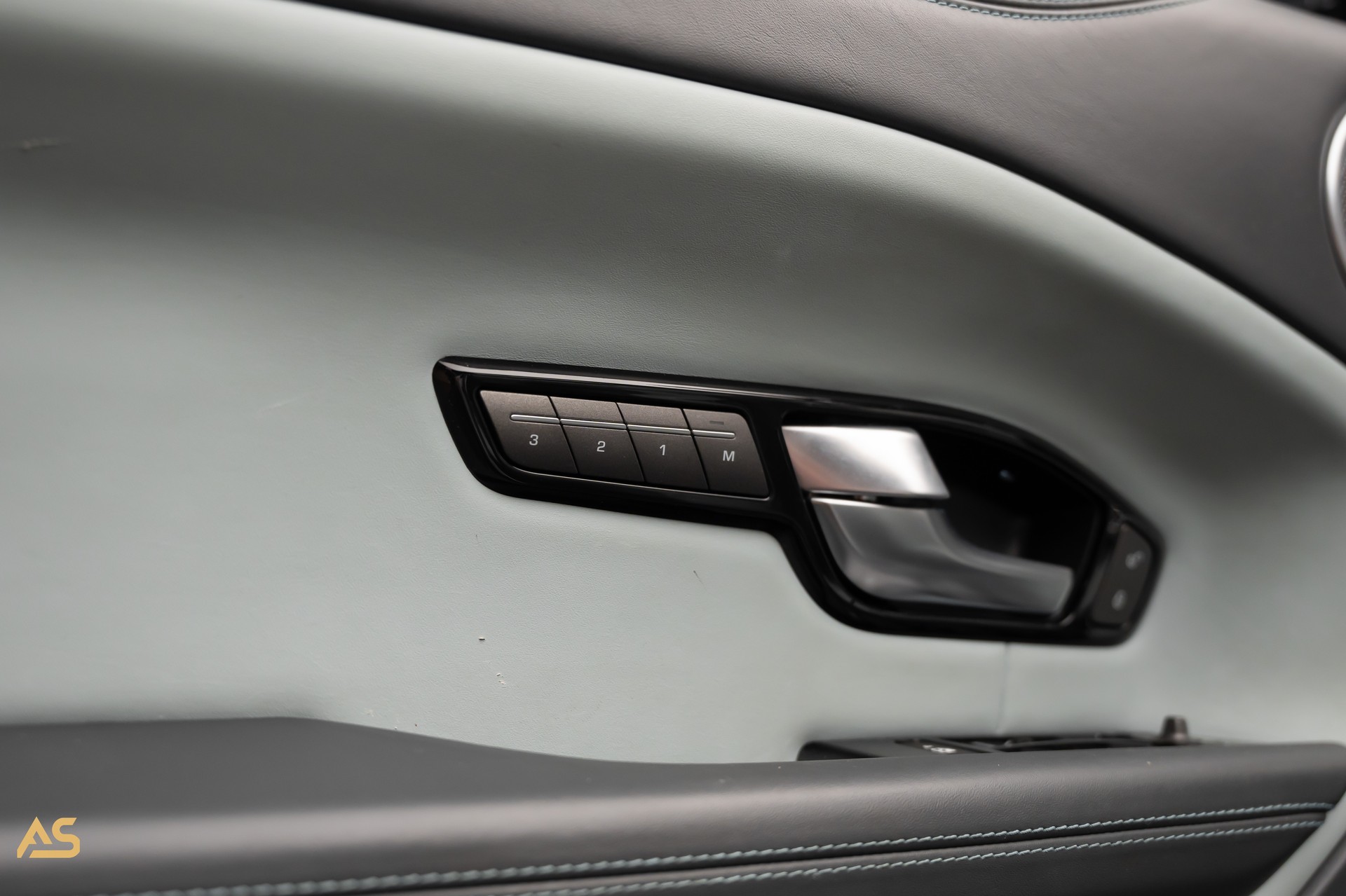 LAND ROVER Range Rover Evoque Convertible HSE Dyn. Cabriolet 241 PS (CH) HEAD-UP | SITZKLIMA | MFK 2026-image-15