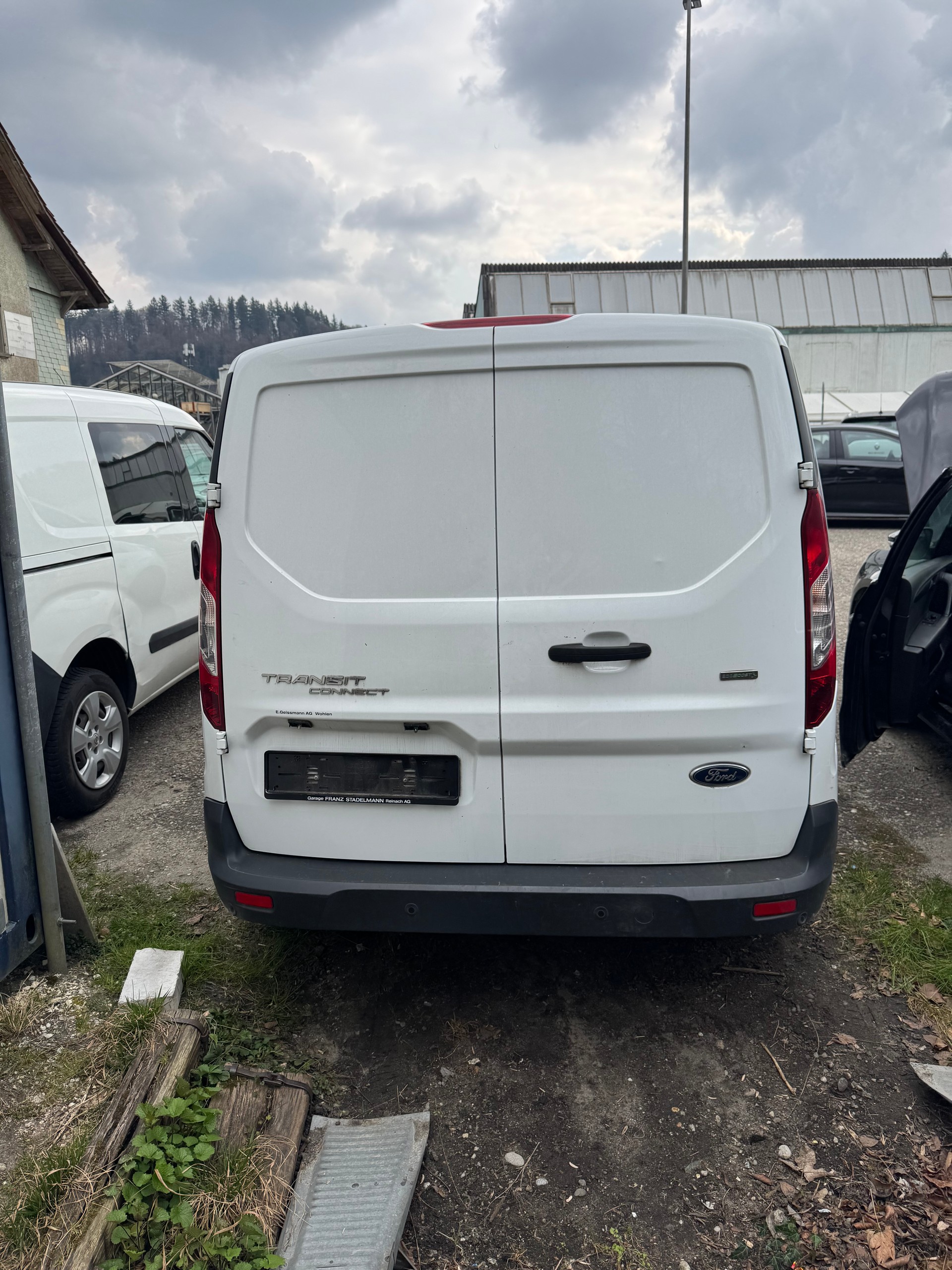 FORD TRANSIT CONNECT-image-3