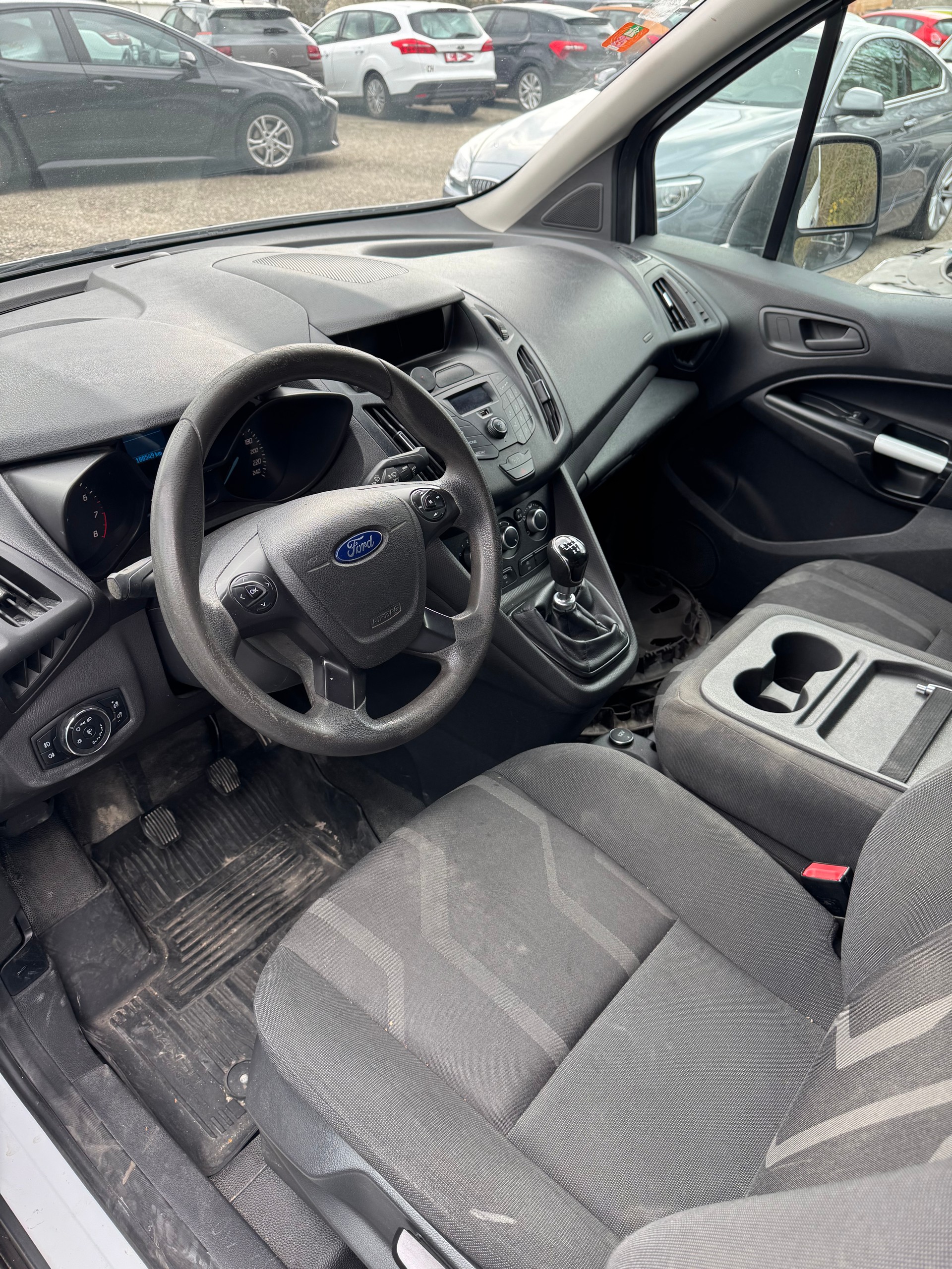 FORD TRANSIT CONNECT-image-4