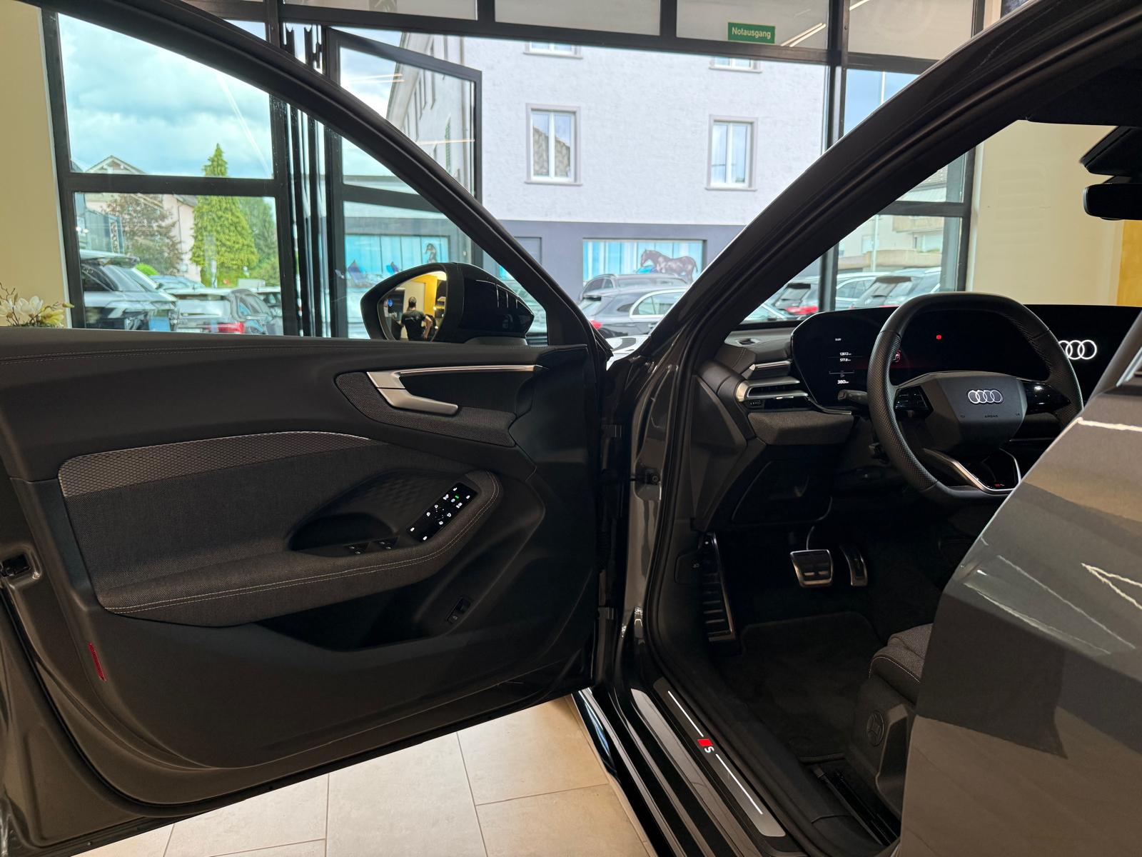 AUDI A5 2.0 40 TDI S LINE PLUS AVANT S TRONIC-image-9