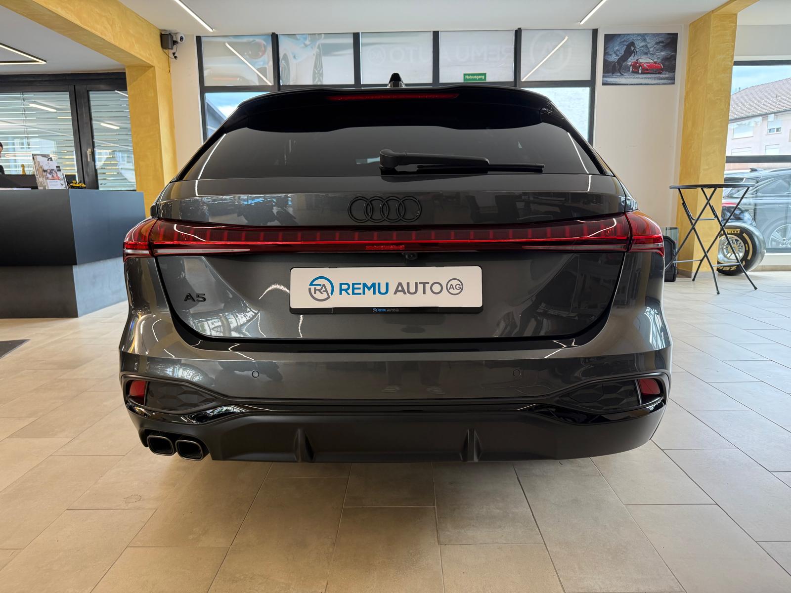 AUDI A5 2.0 40 TDI S LINE PLUS AVANT S TRONIC-showroom-element-3