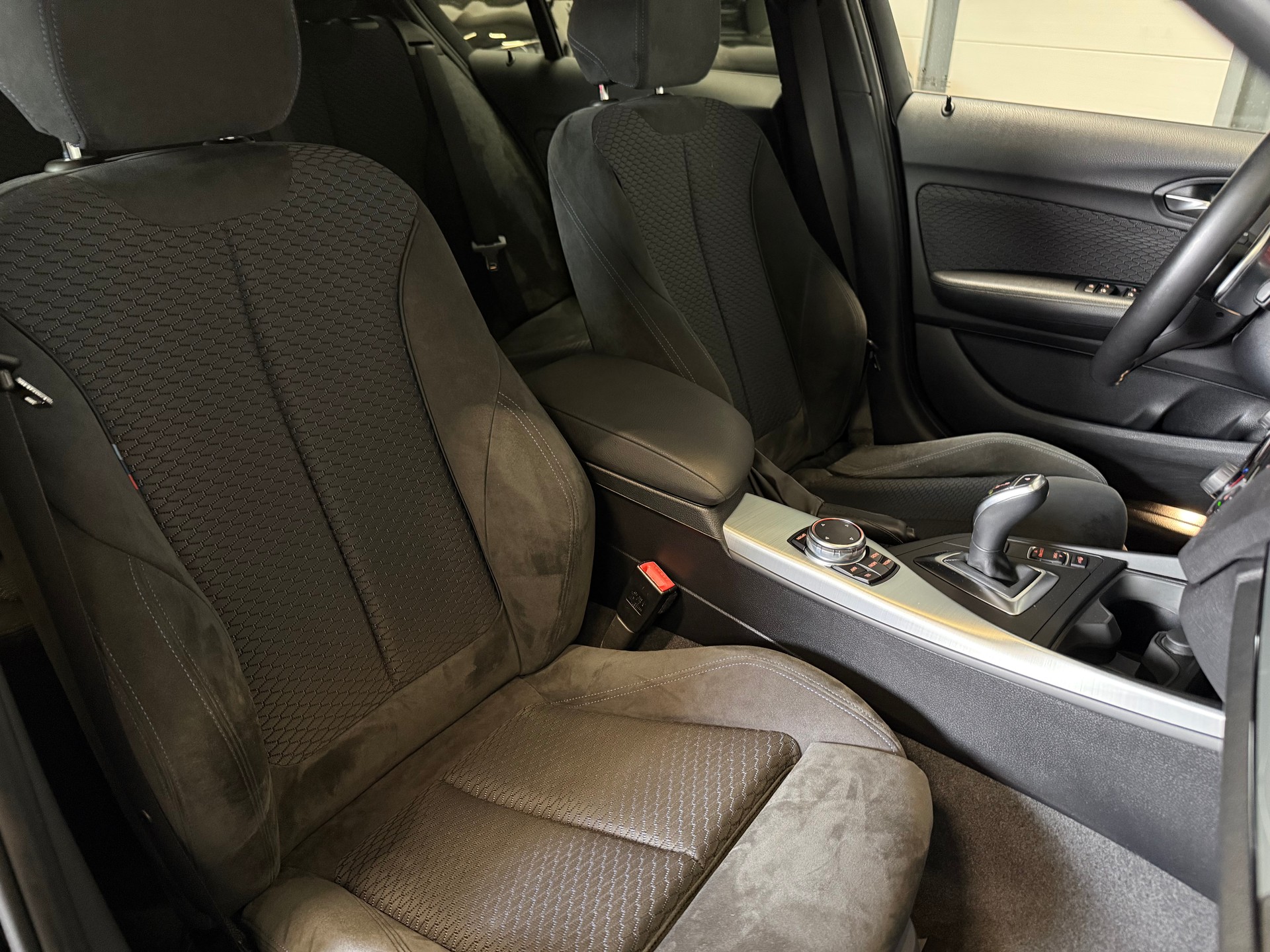 BMW 120d xDrive SAG-image-9