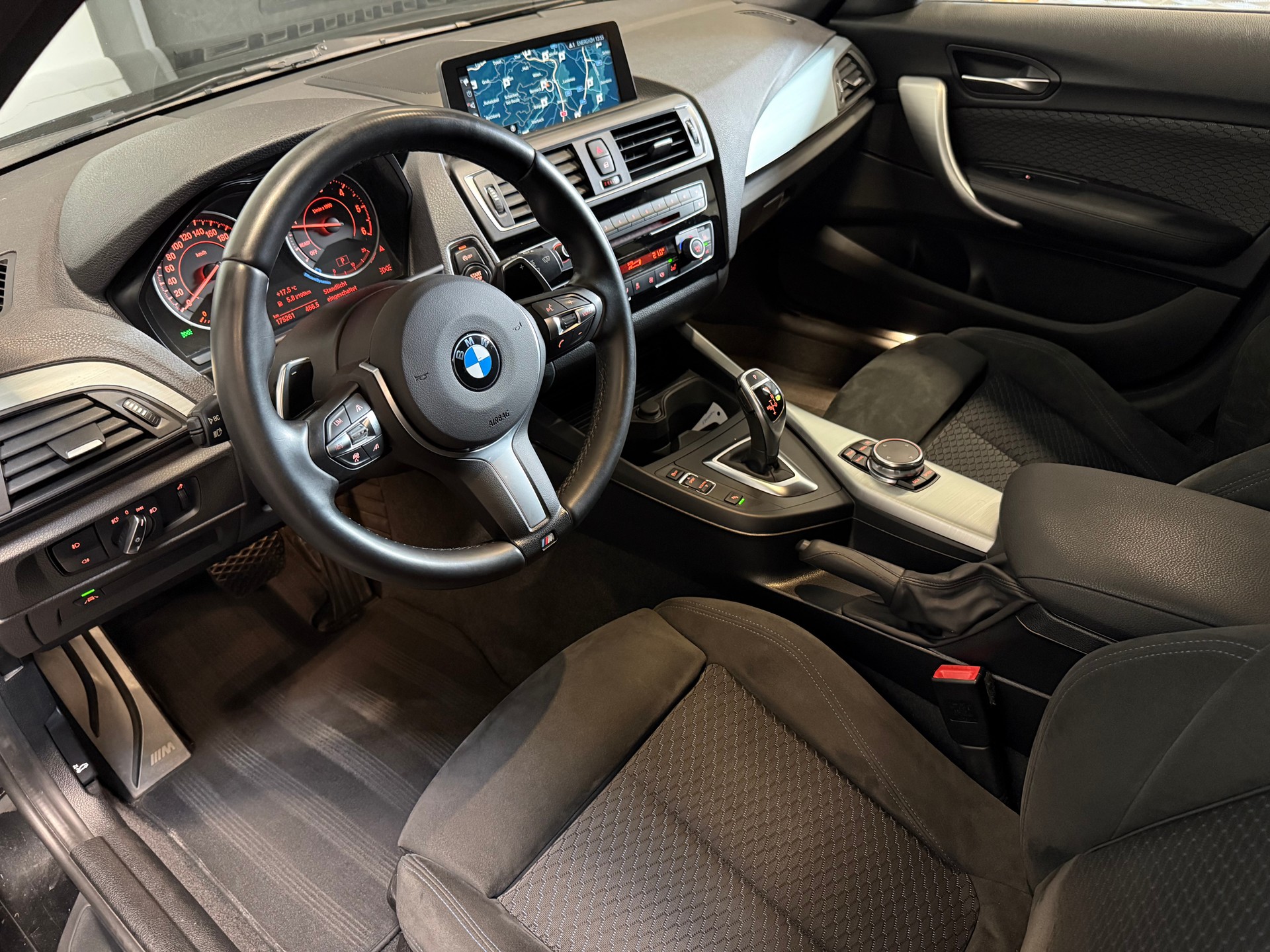 BMW 120d xDrive SAG-image-11