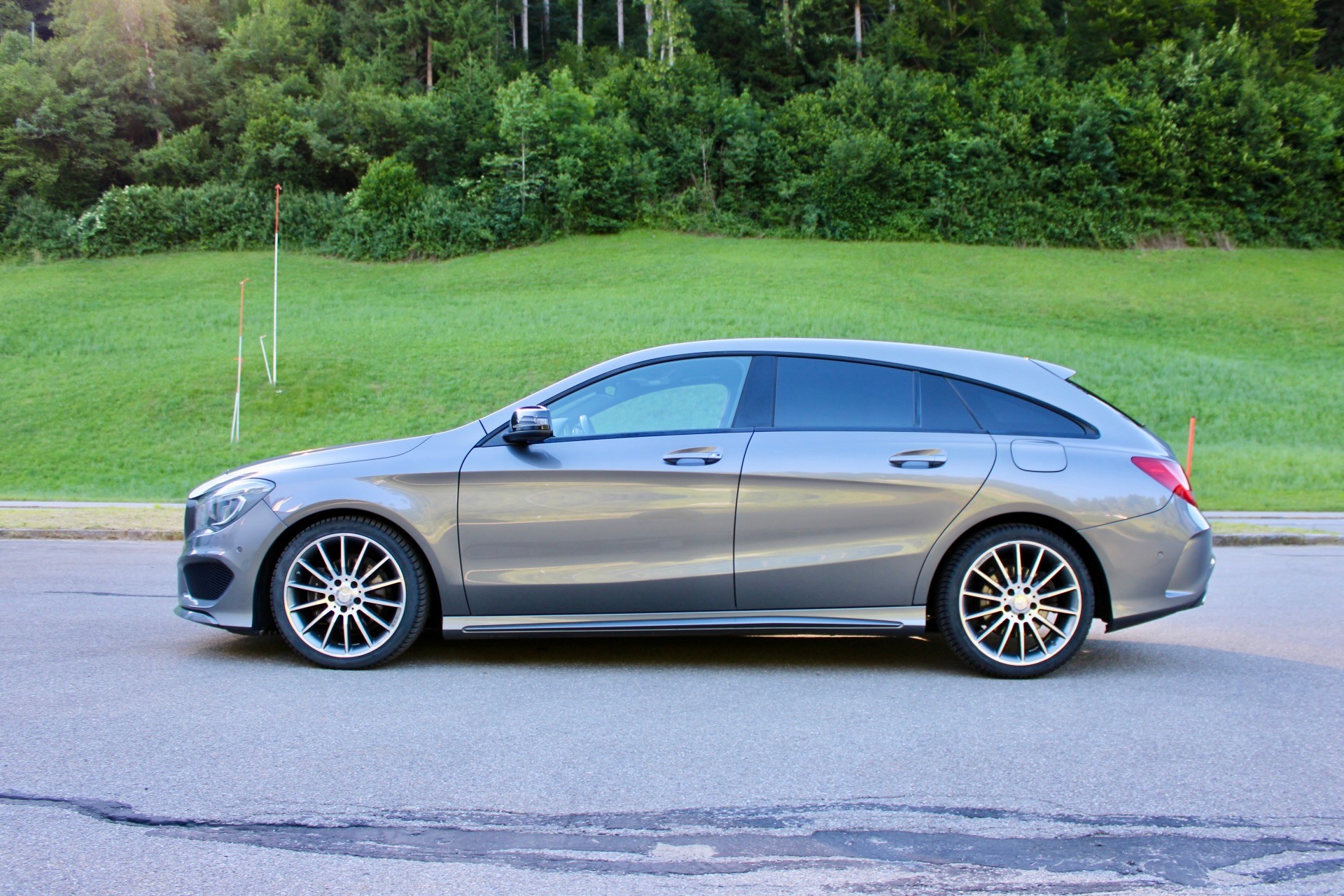 MERCEDES-BENZ CLA Shooting Brake 200 d AMG Line 4Matic 7G-DCT-image-7