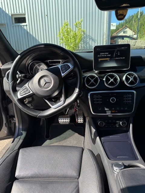 MERCEDES-BENZ CLA Shooting Brake 200 d AMG Line 4Matic 7G-DCT-image-10