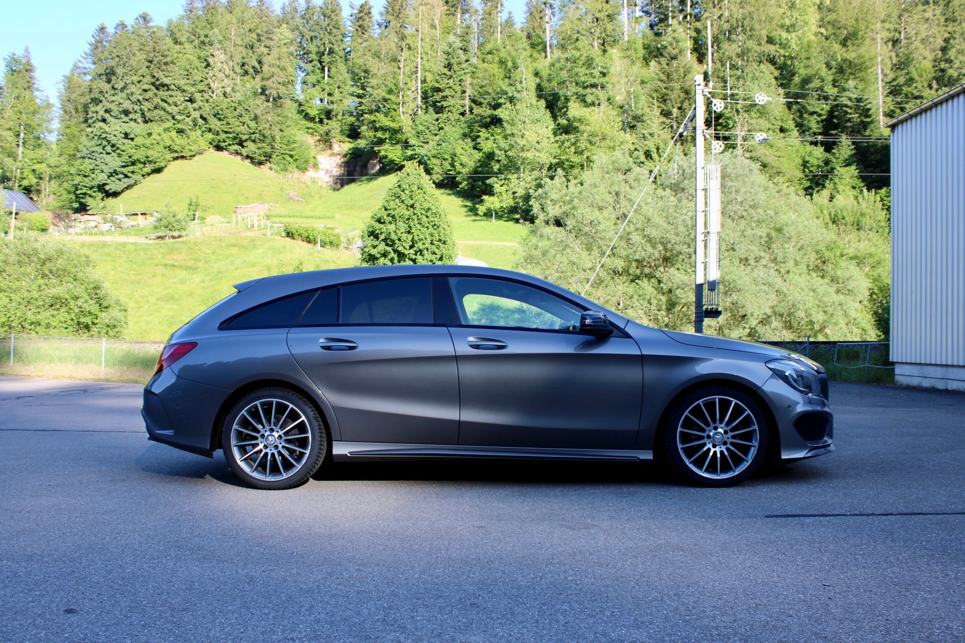MERCEDES-BENZ CLA Shooting Brake 200 d AMG Line 4Matic 7G-DCT-showroom-element-3