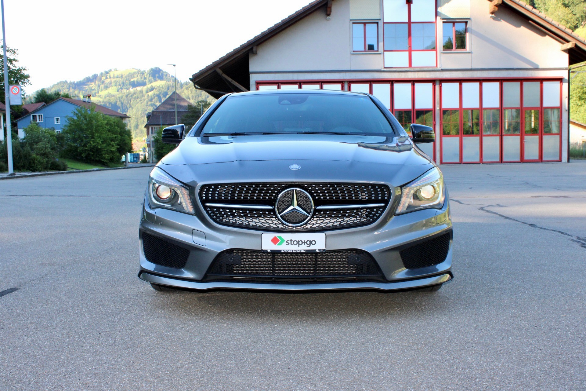 MERCEDES-BENZ CLA Shooting Brake 200 d AMG Line 4Matic 7G-DCT-showroom-element-1