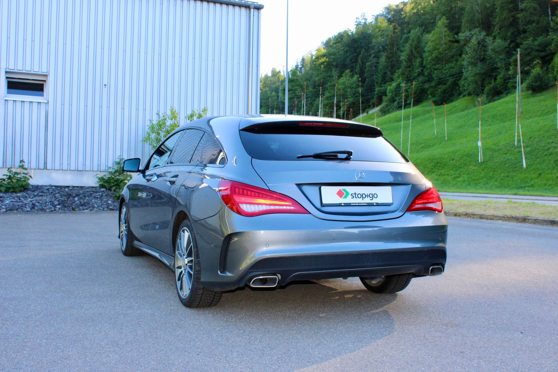 MERCEDES-BENZ CLA Shooting Brake 200 d AMG Line 4Matic 7G-DCT-image-6