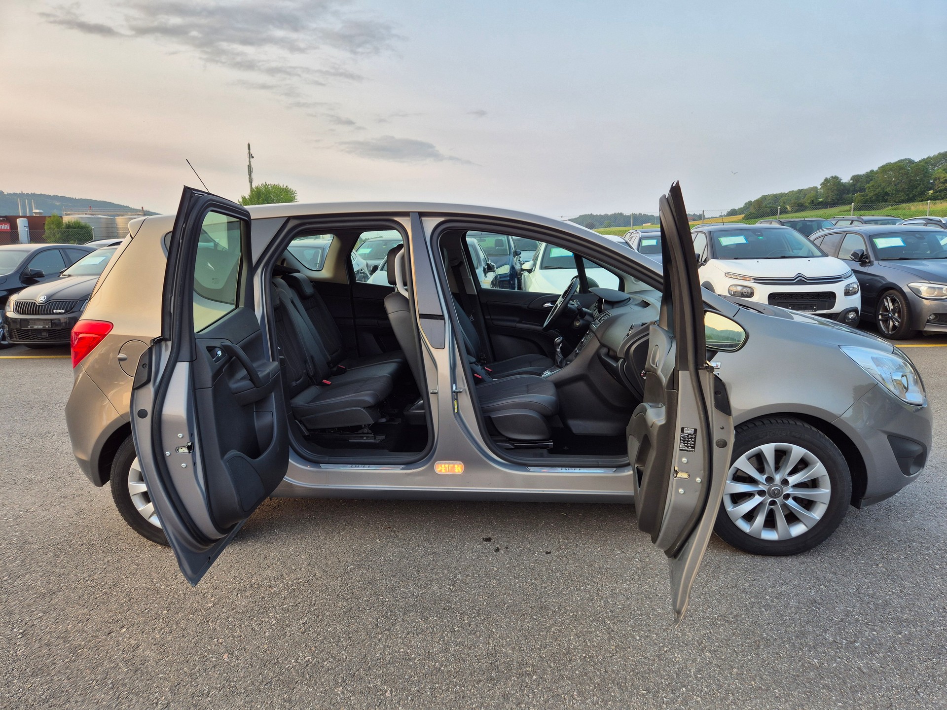 OPEL Meriva 1.4 Turbo Cosmo-image-9